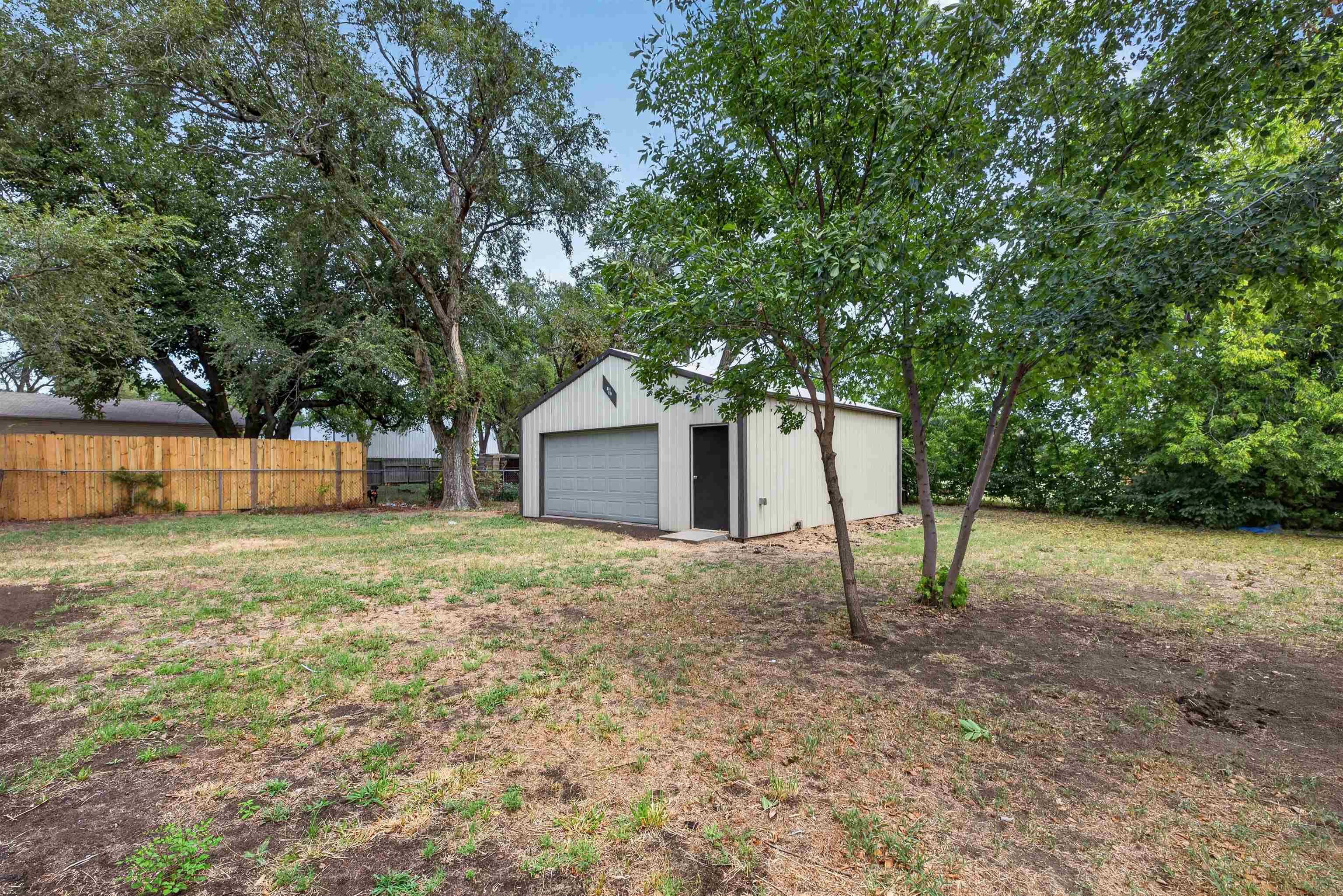 401 S Cranmer Property Photo 24