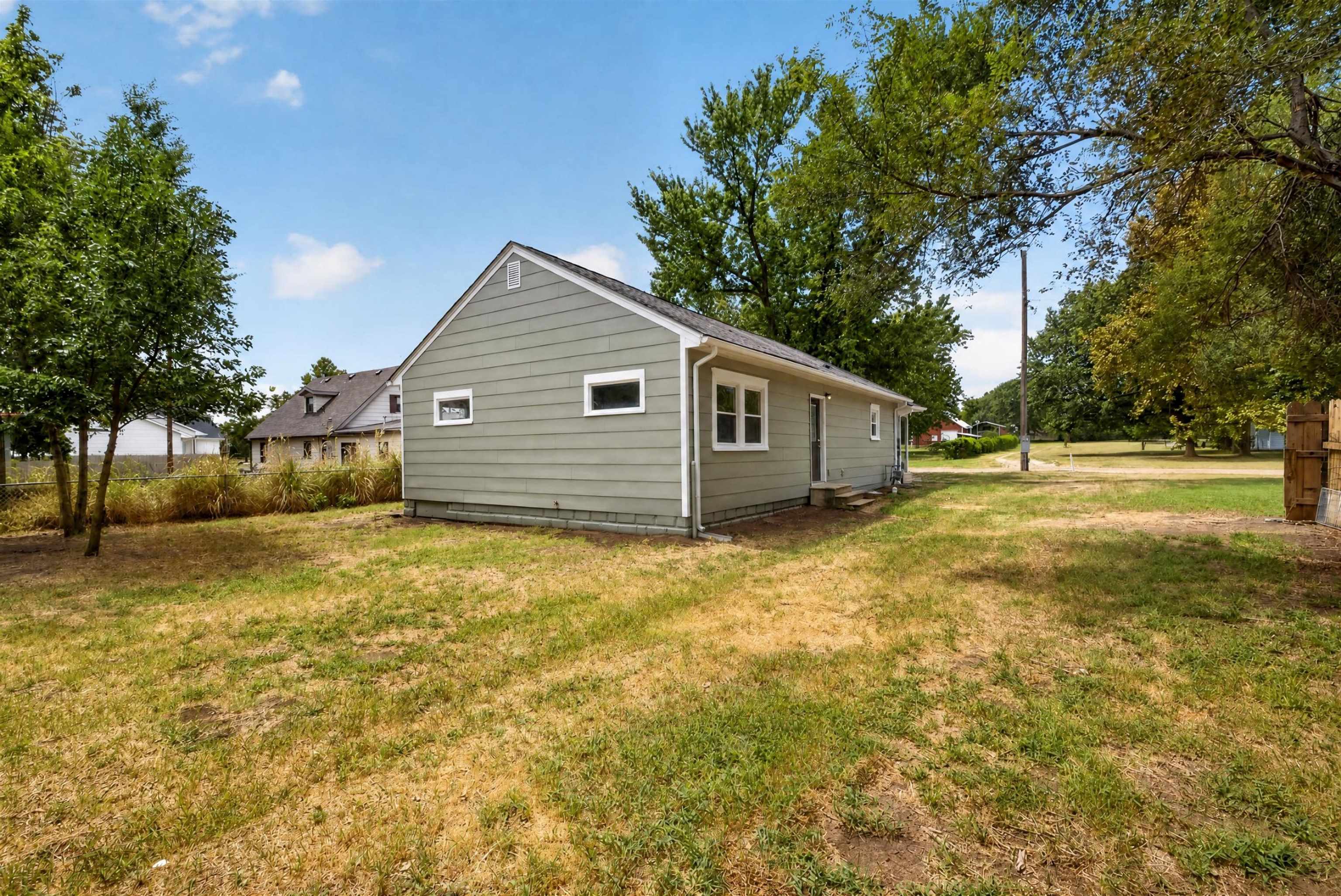 401 S Cranmer Property Photo 25