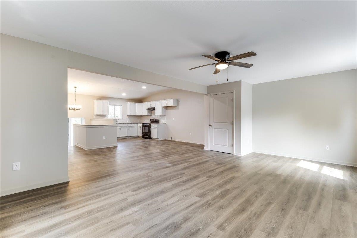556 N Colby Property Photo 3