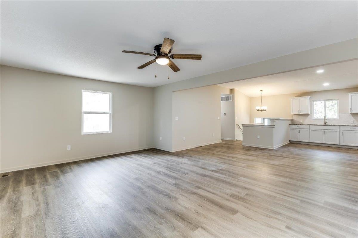 556 N Colby Property Photo 4