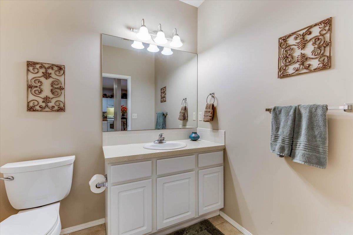 842 N Glenmoor St Property Photo 23