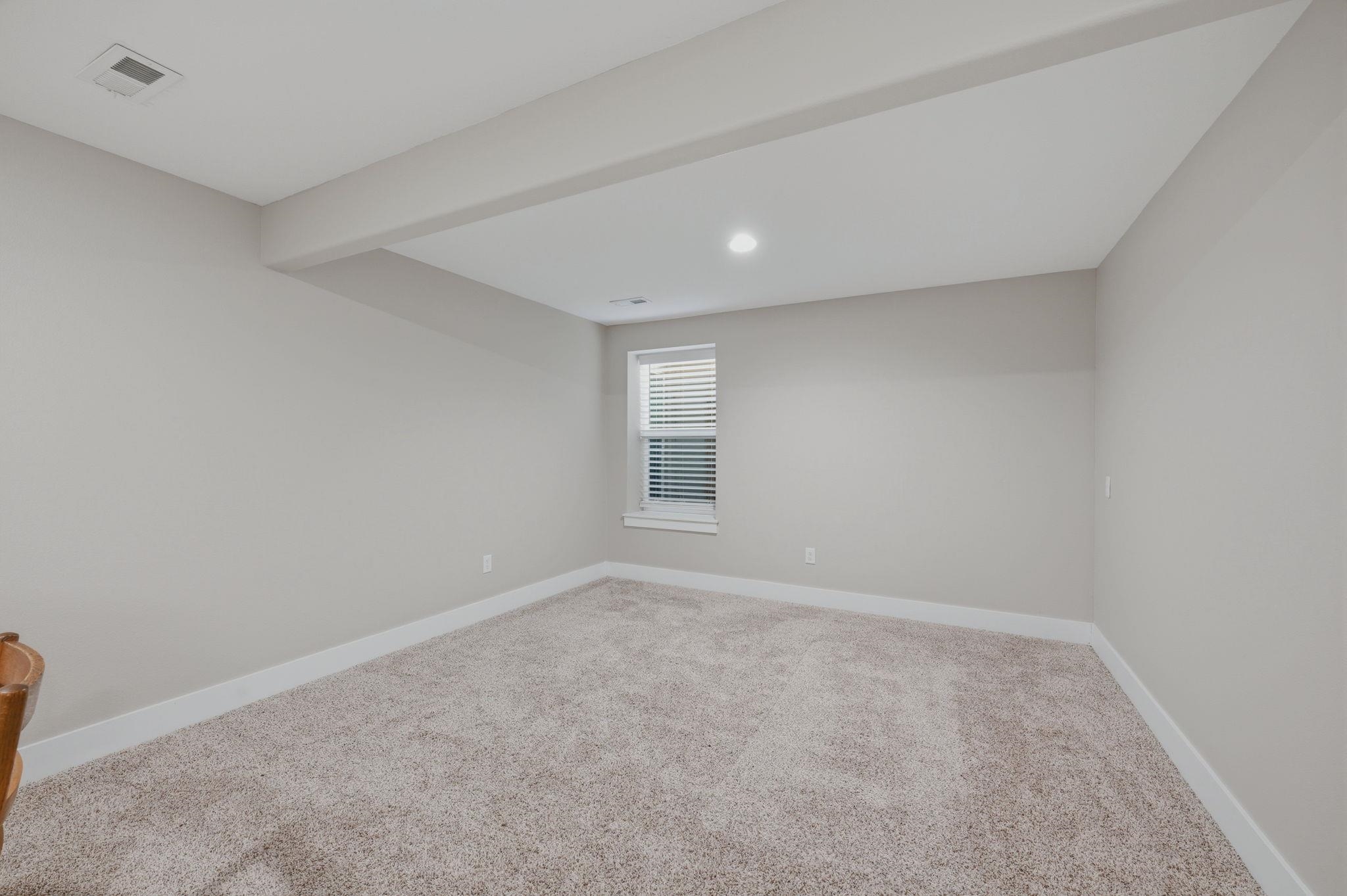 2418 E Madison Property Photo 22