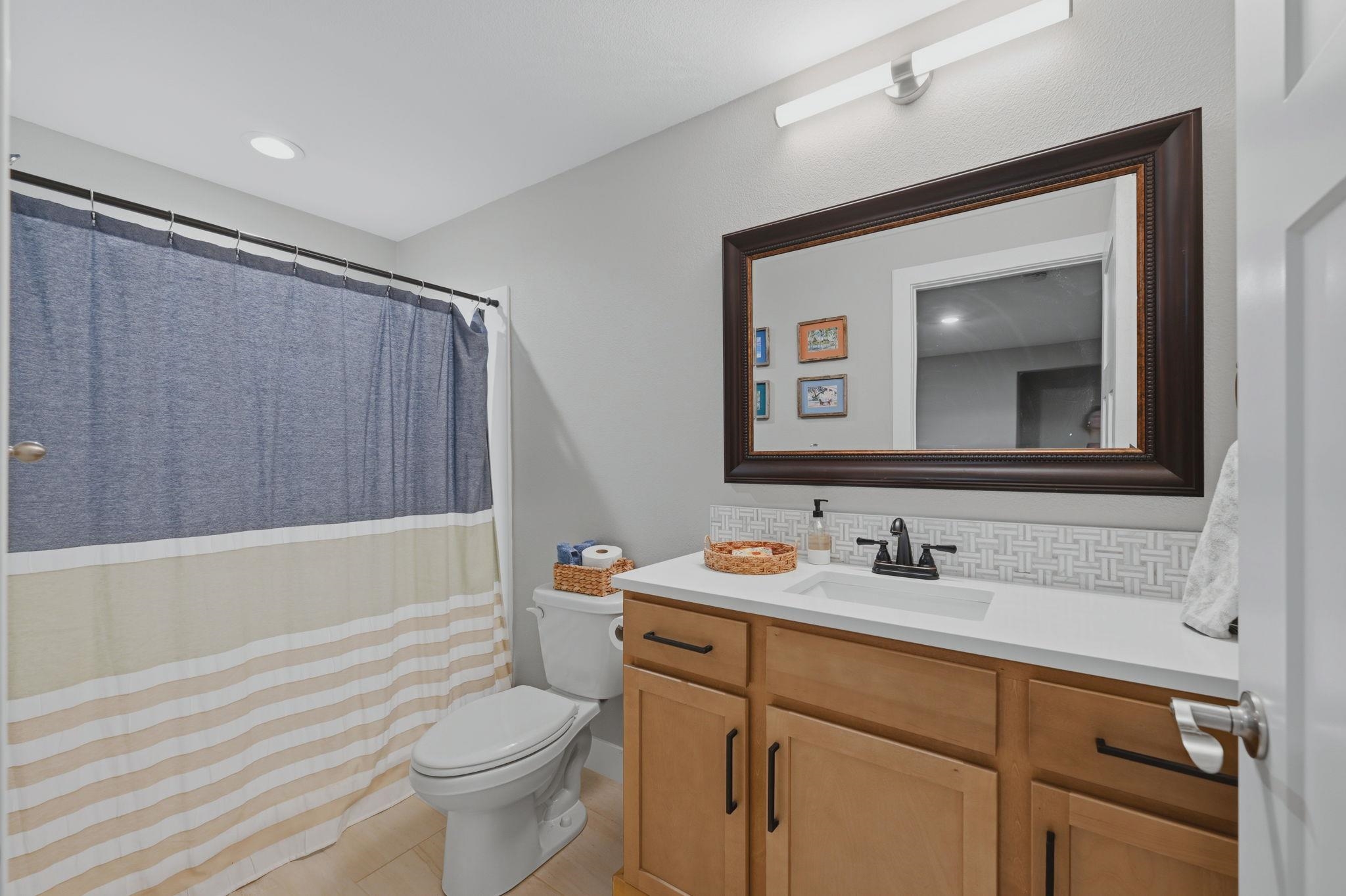2418 E Madison Property Photo 24