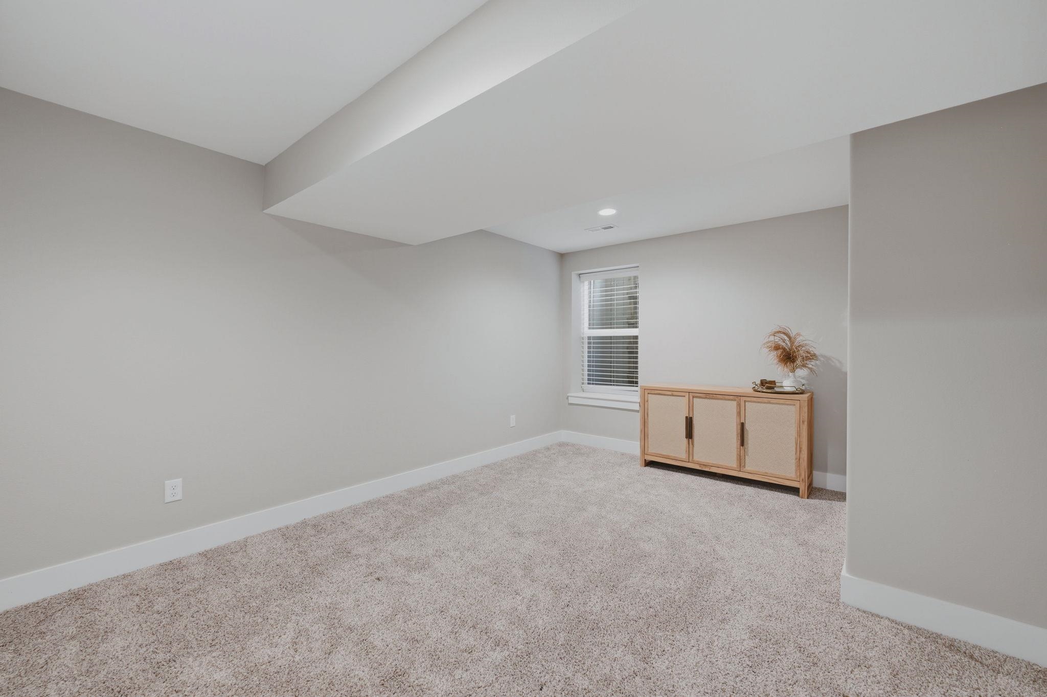 2418 E Madison Property Photo 25