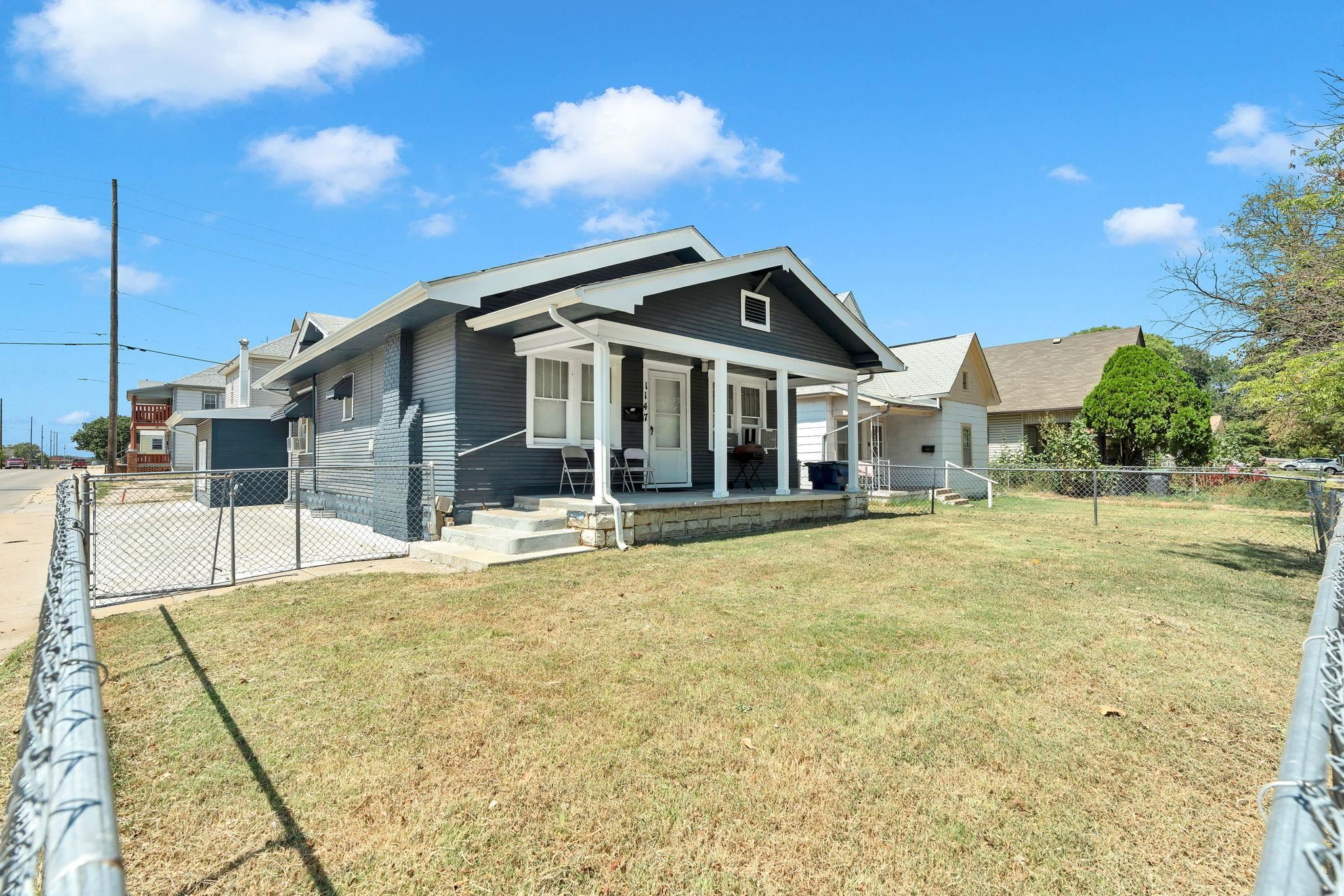 1147 S Main Property Photo 5
