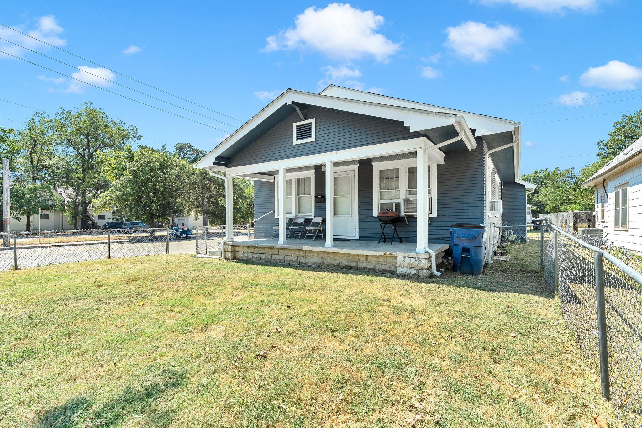 1147 S Main Property Photo 6