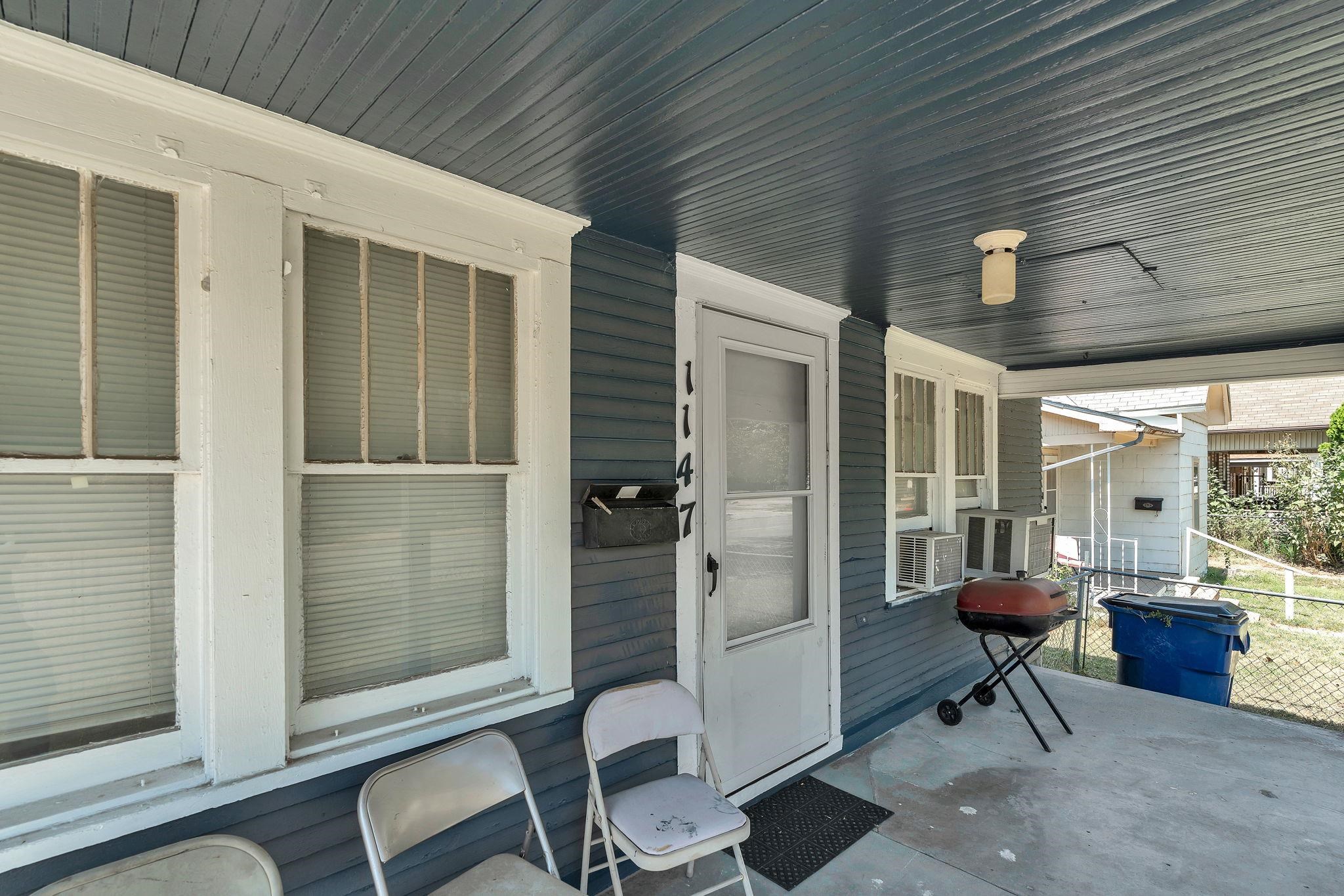 1147 S Main Property Photo 9