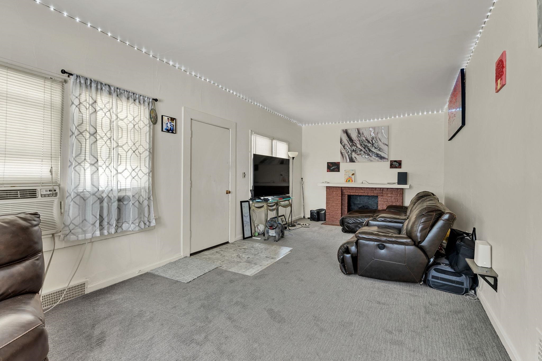 1147 S Main Property Photo 10
