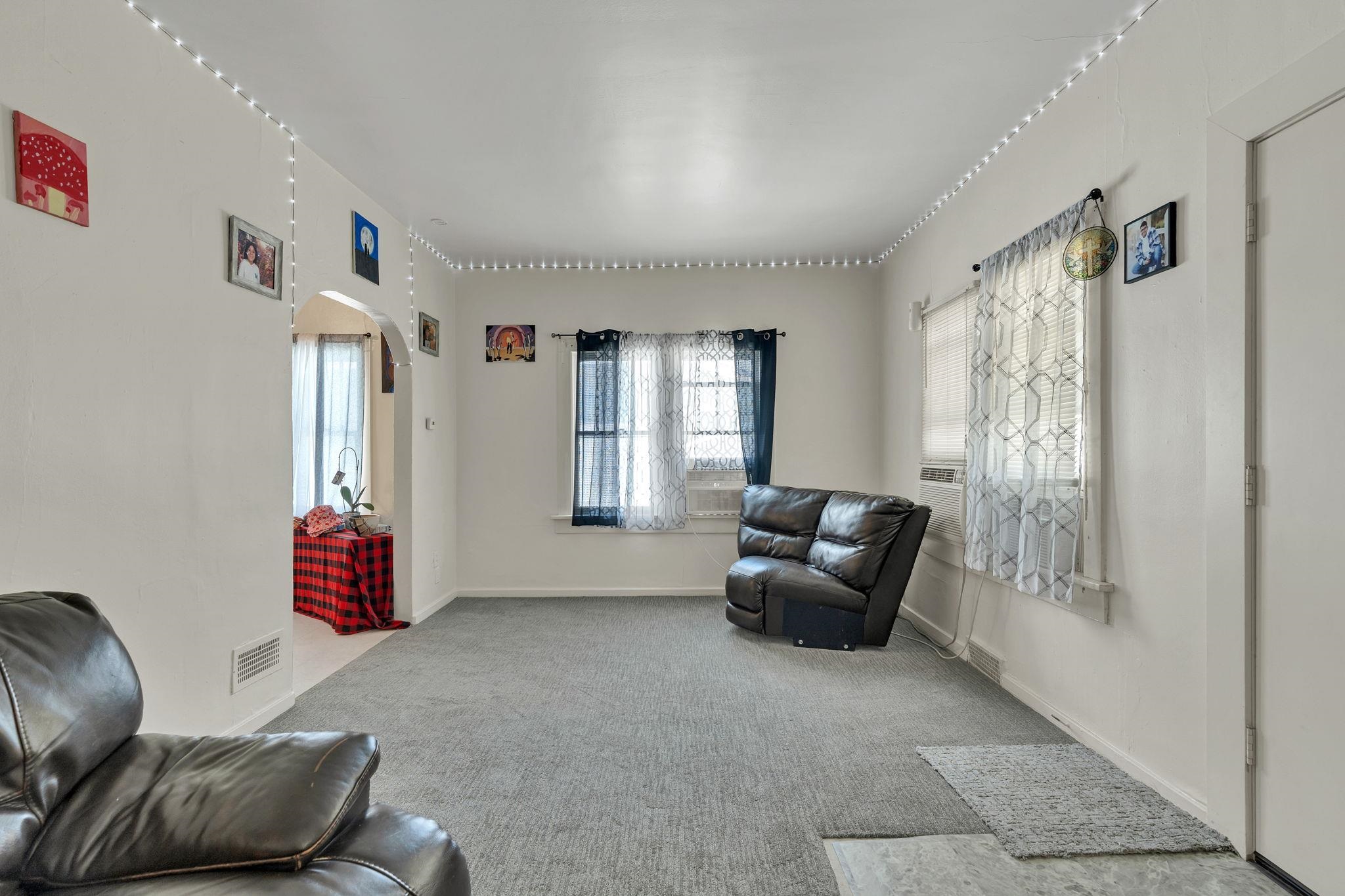 1147 S Main Property Photo 12