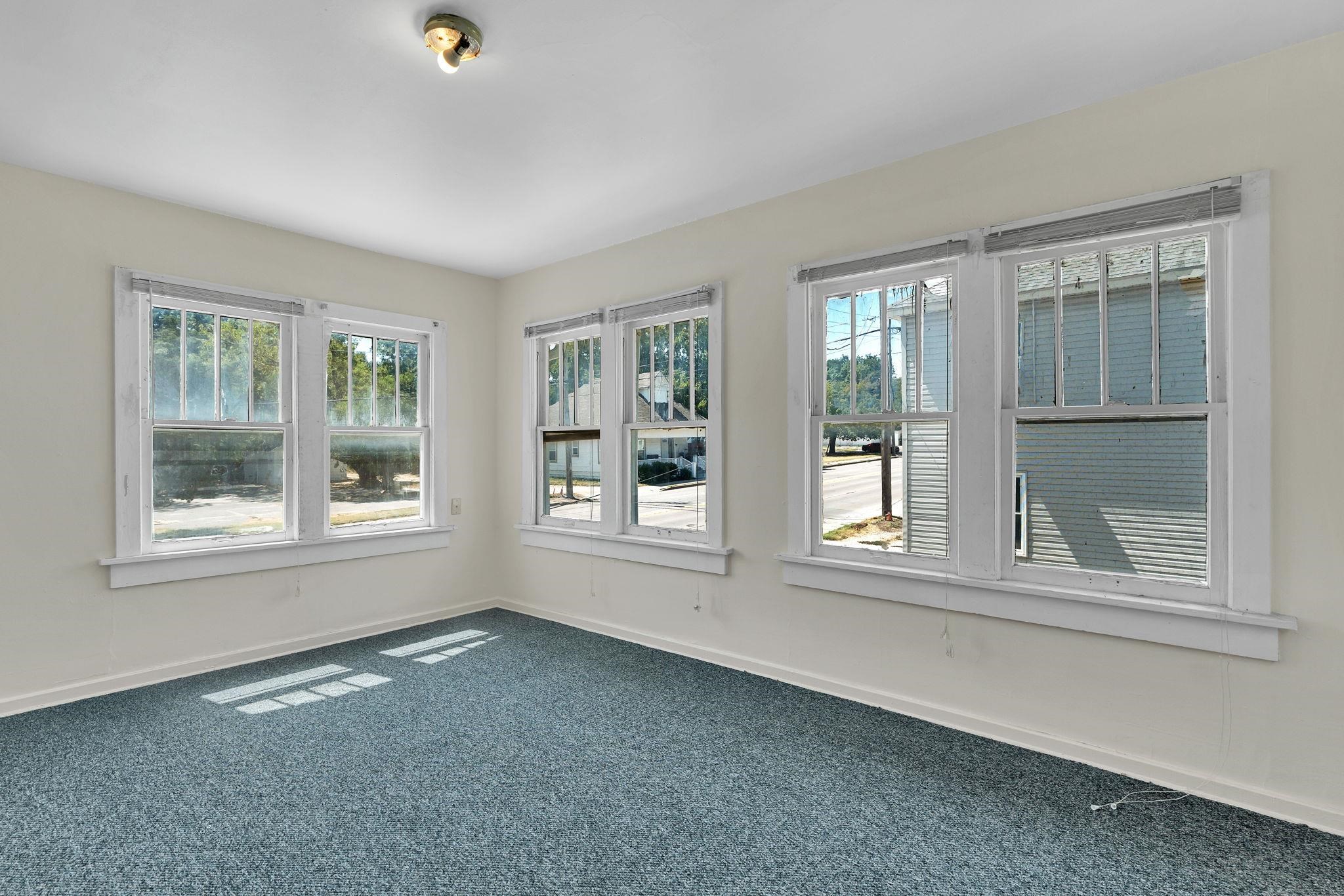 1147 S Main Property Photo 19