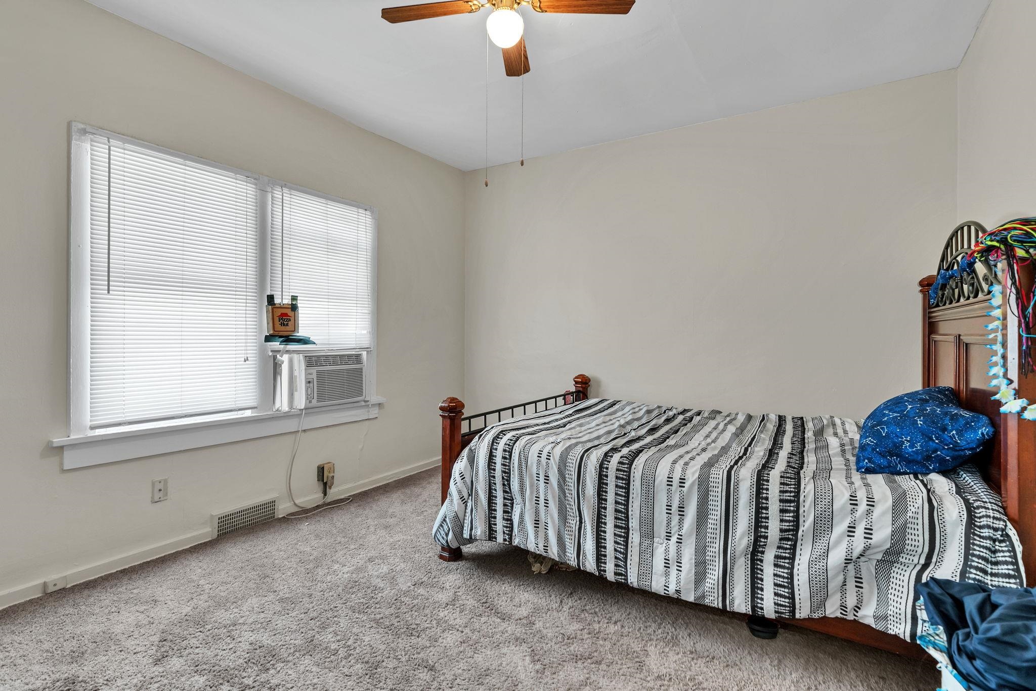 1147 S Main Property Photo 22