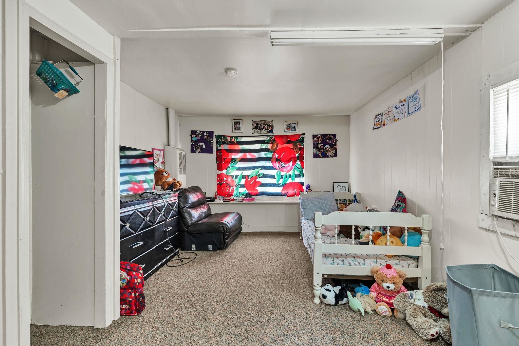 1147 S Main Property Photo 24