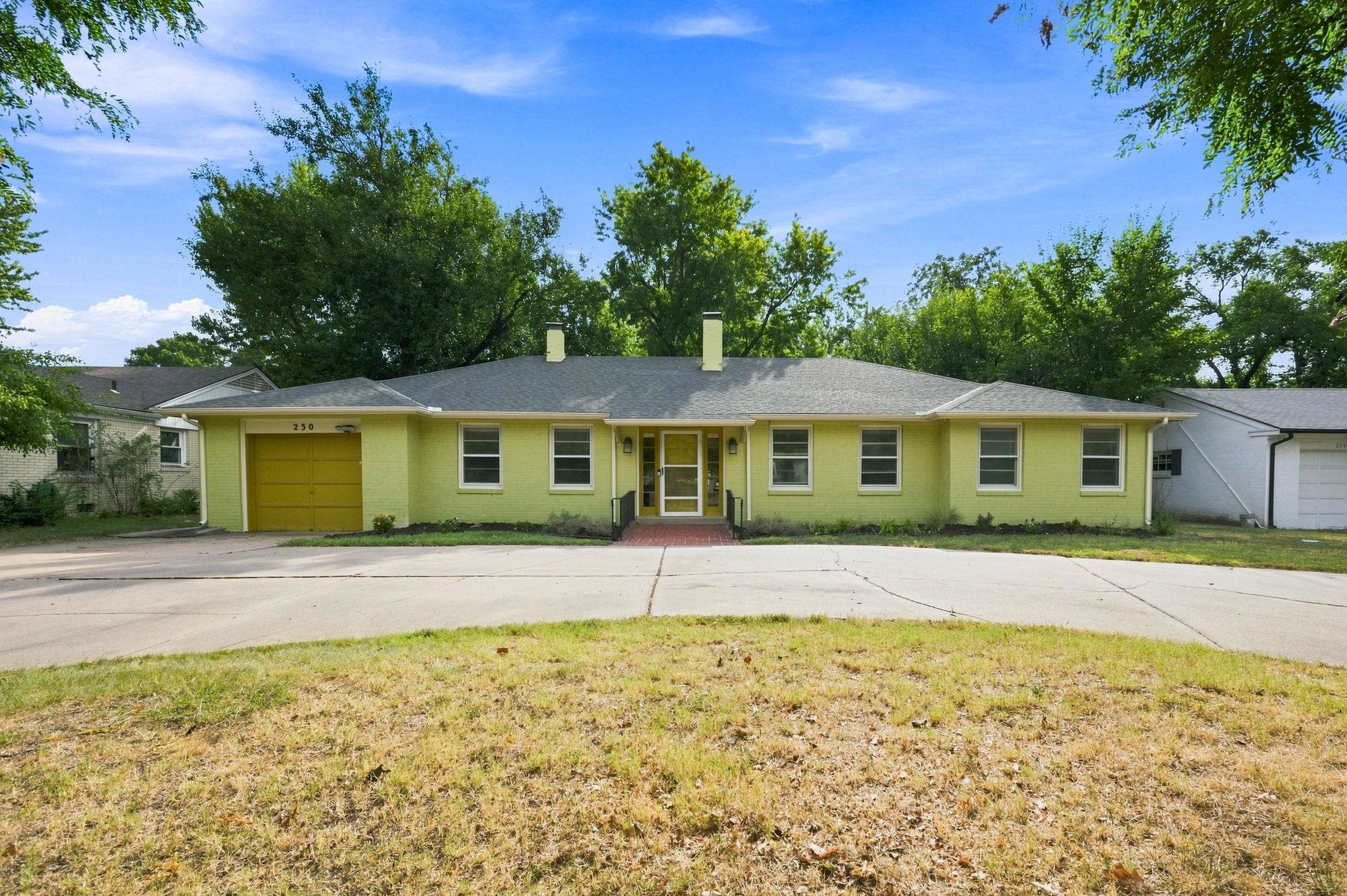 230 N Edgemoor Property Photo 4