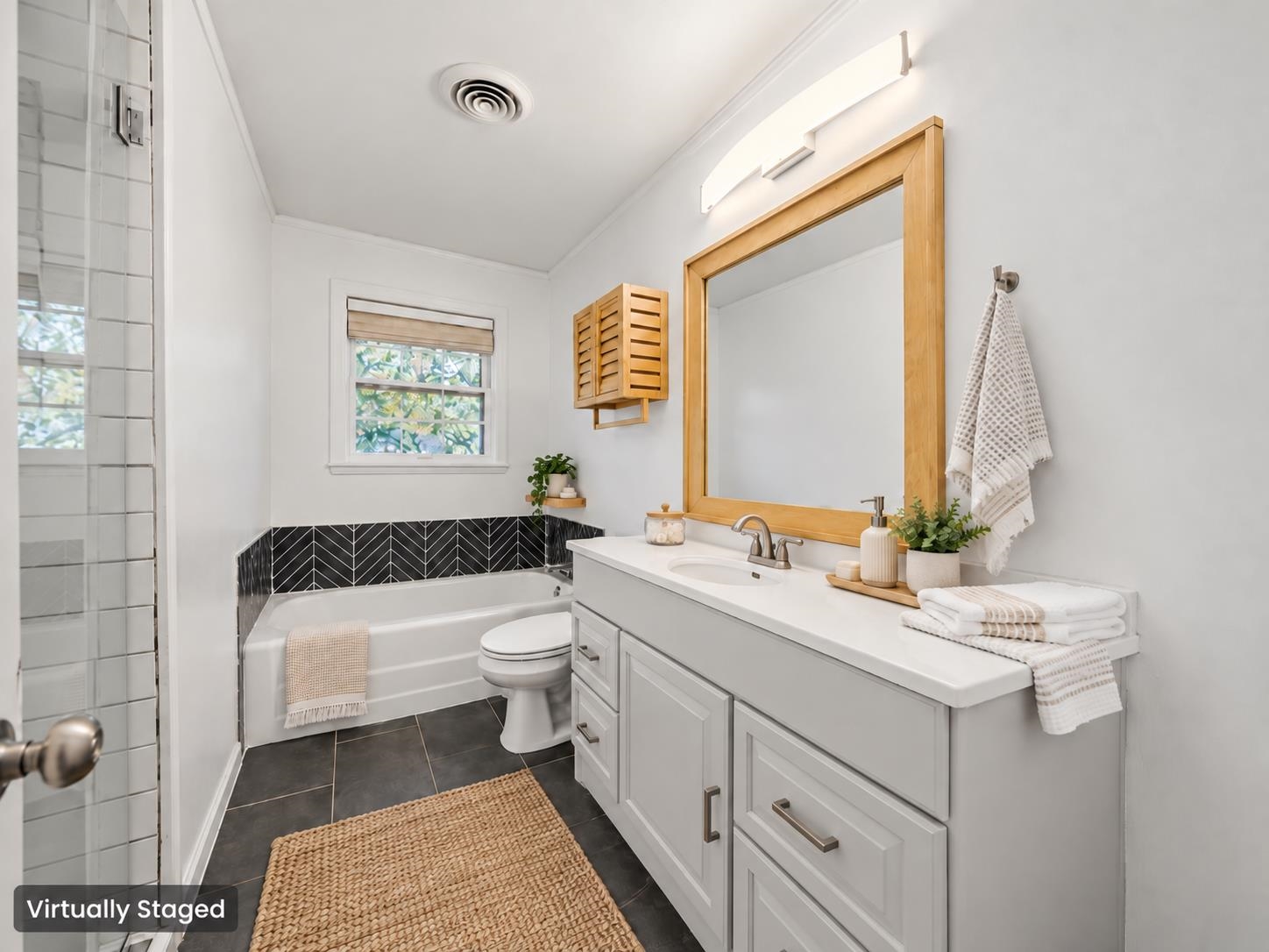 230 N Edgemoor Property Photo 10