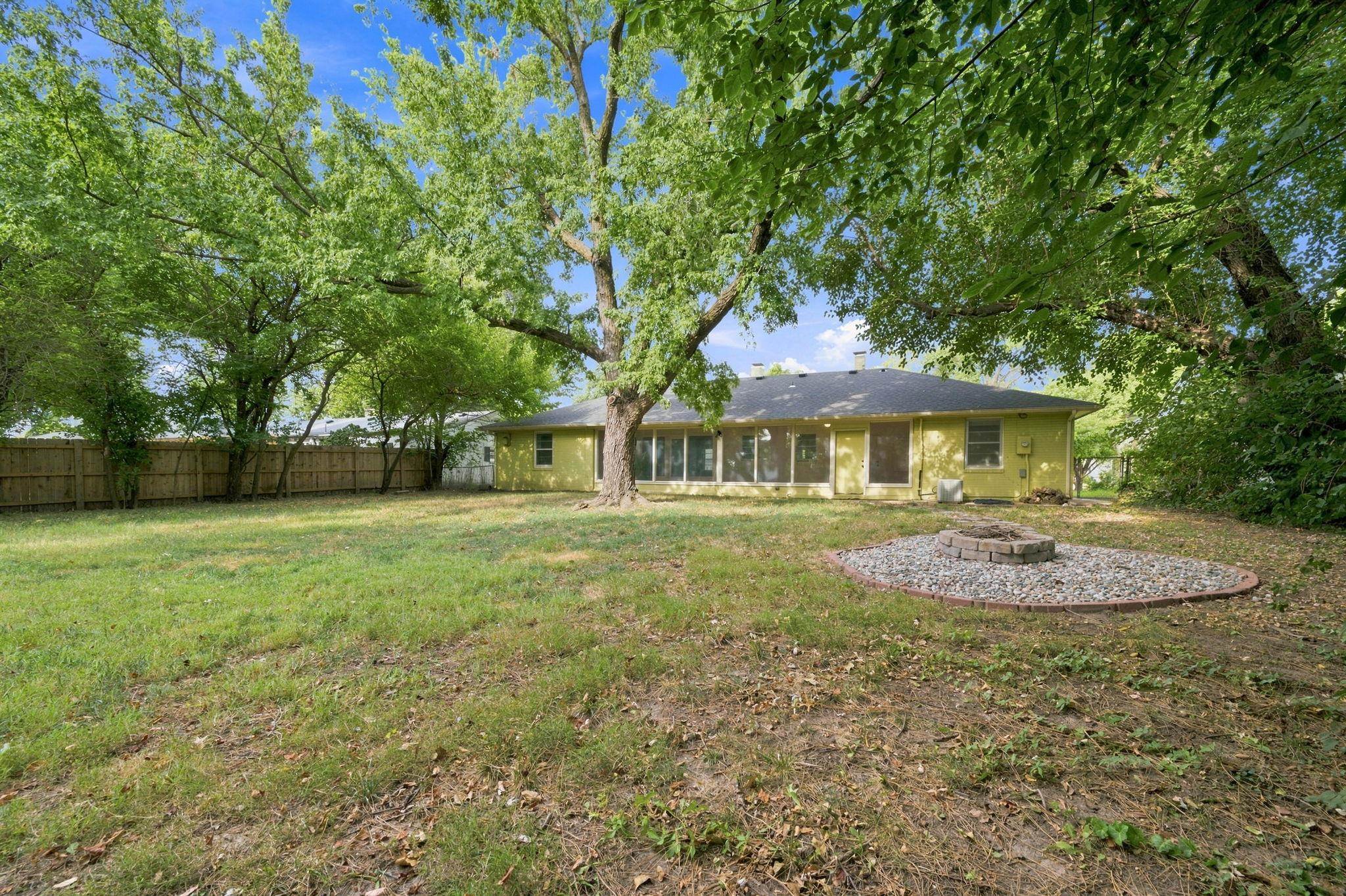 230 N Edgemoor Property Photo 25