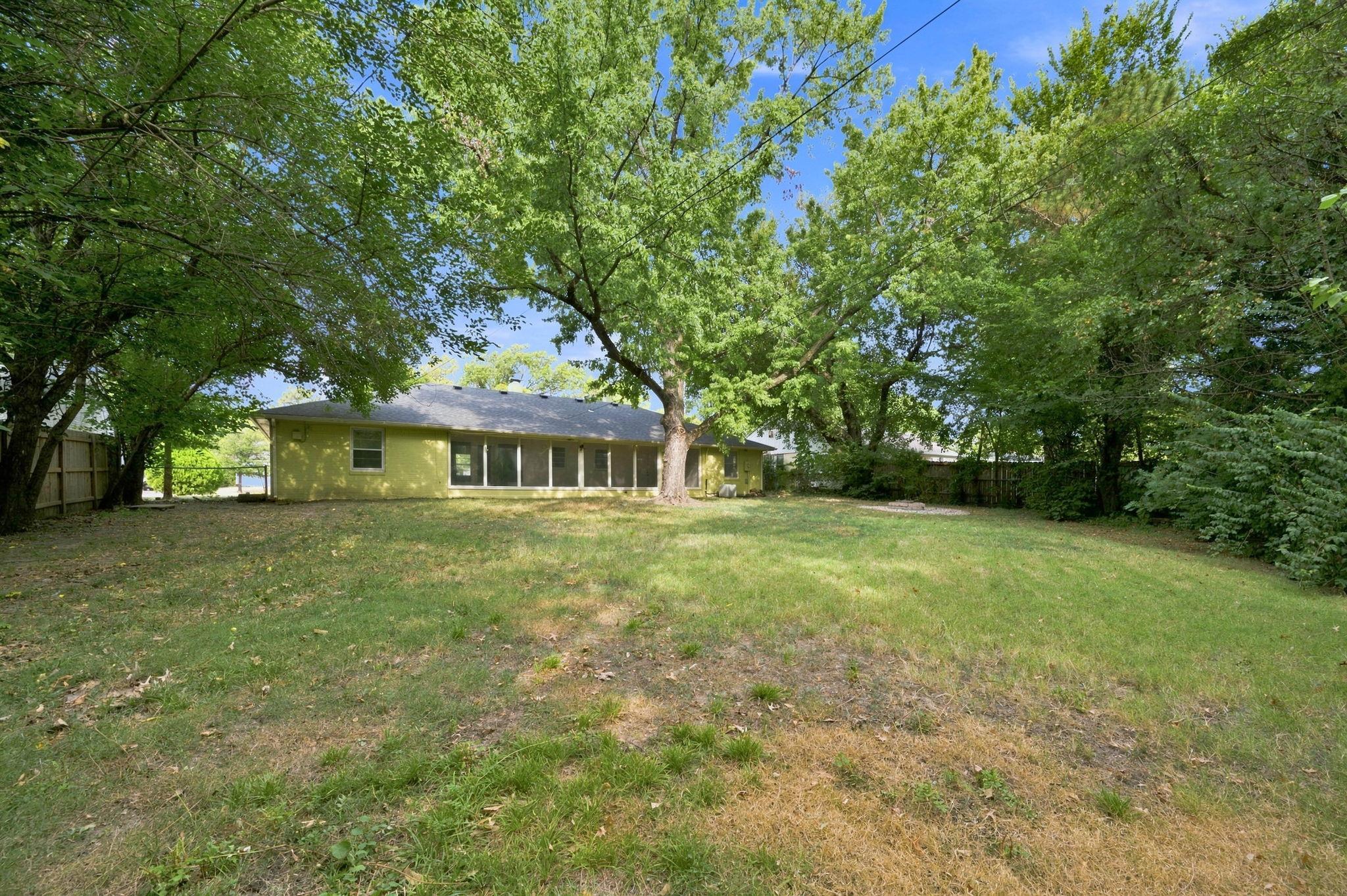 230 N Edgemoor Property Photo 27