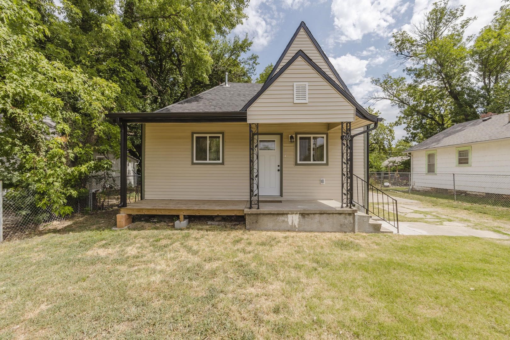 616 N Madison Property Photo 1