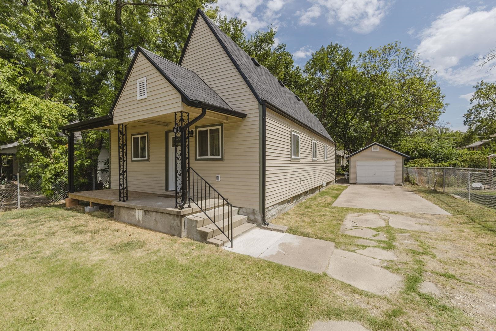 616 N Madison Property Photo 3