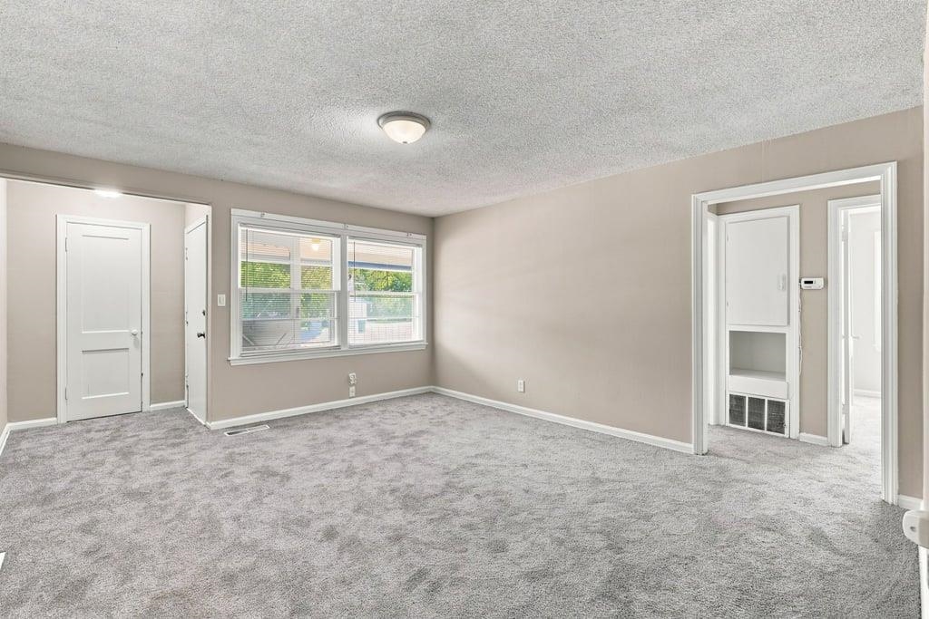 2561 S Hydraulic Ave. Property Photo 5