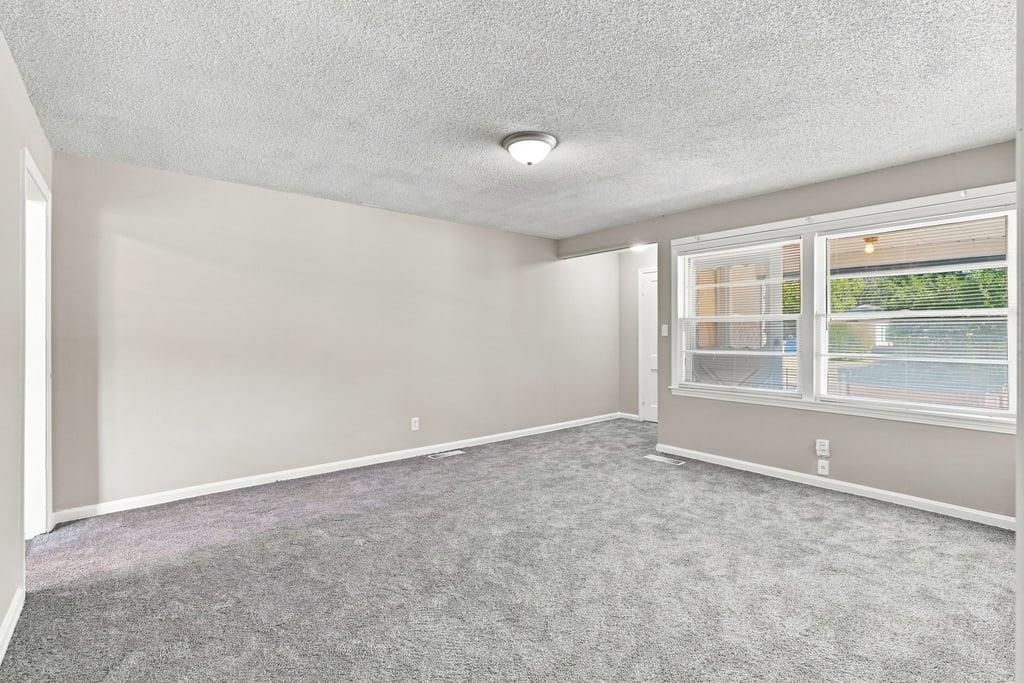 2561 S Hydraulic Ave. Property Photo 7
