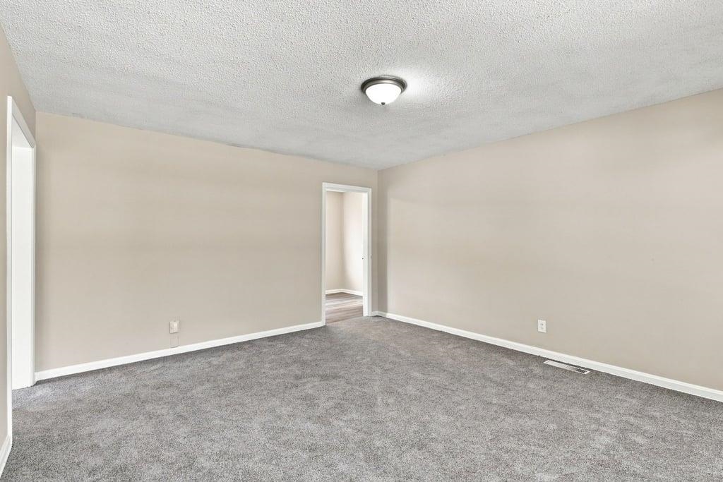 2561 S Hydraulic Ave. Property Photo 8