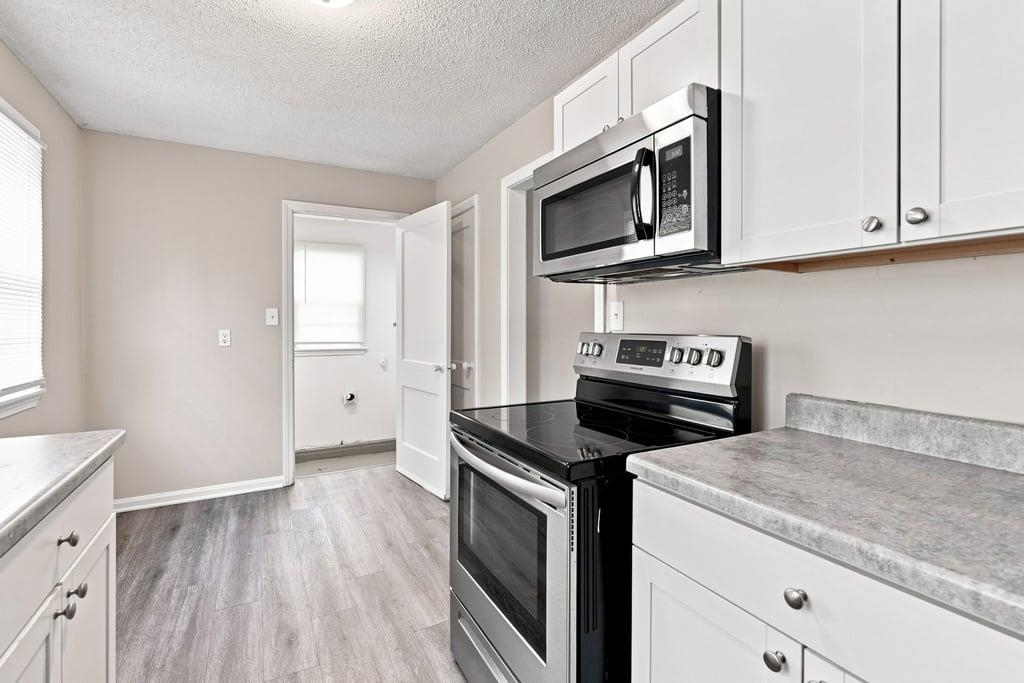 2561 S Hydraulic Ave. Property Photo 15
