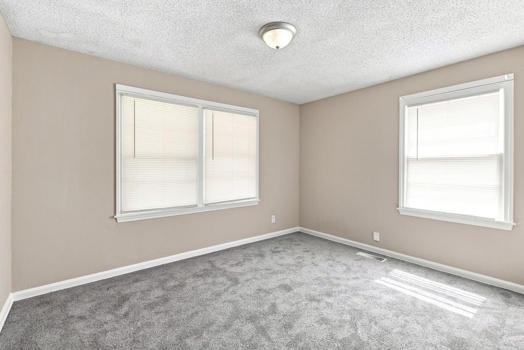 2561 S Hydraulic Ave. Property Photo 16