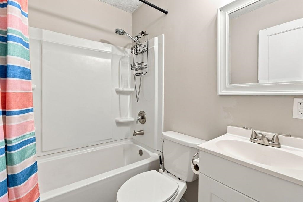 2561 S Hydraulic Ave. Property Photo 20