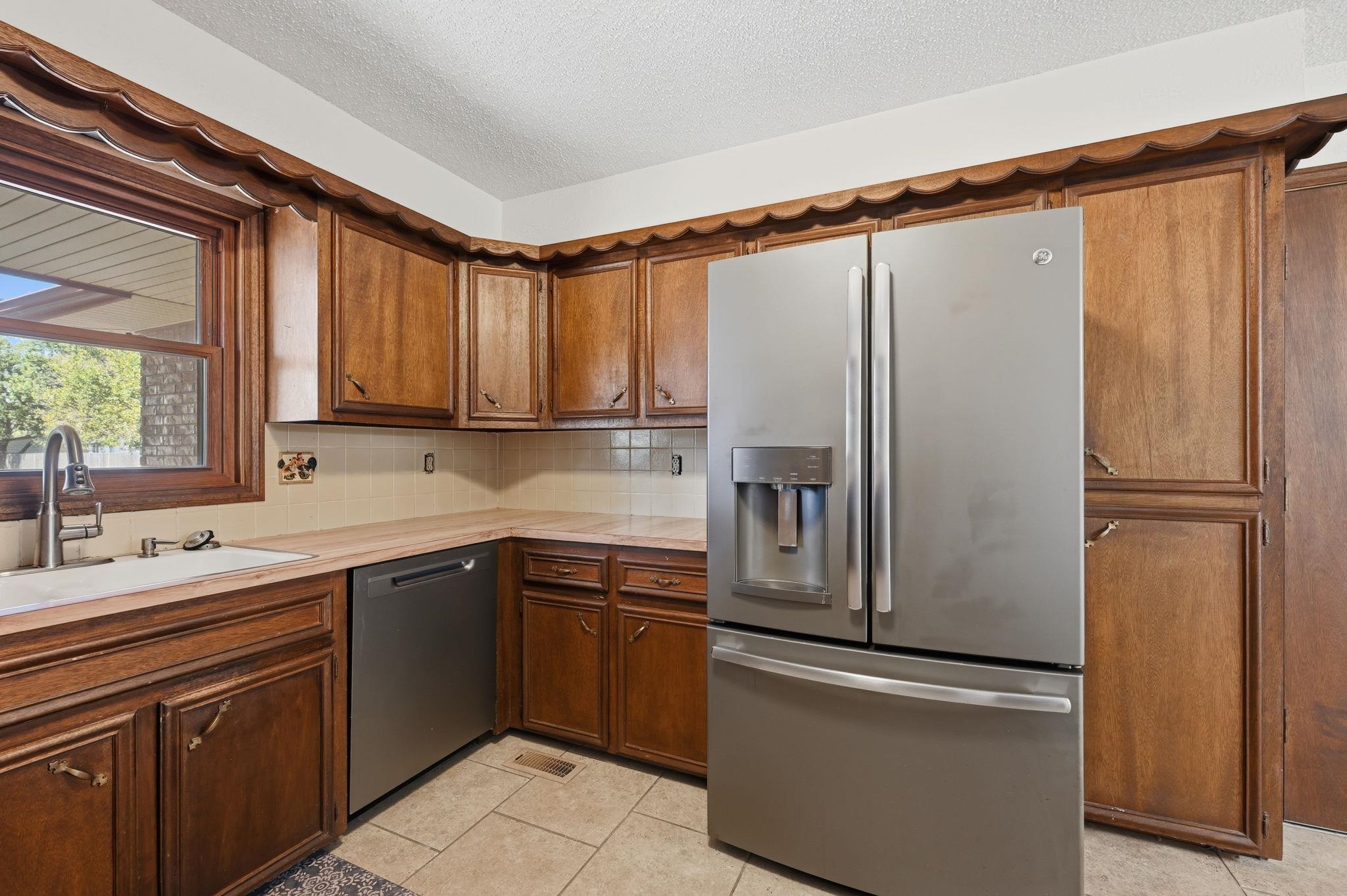 1422 N Tanglewood Ct. Property Photo 11