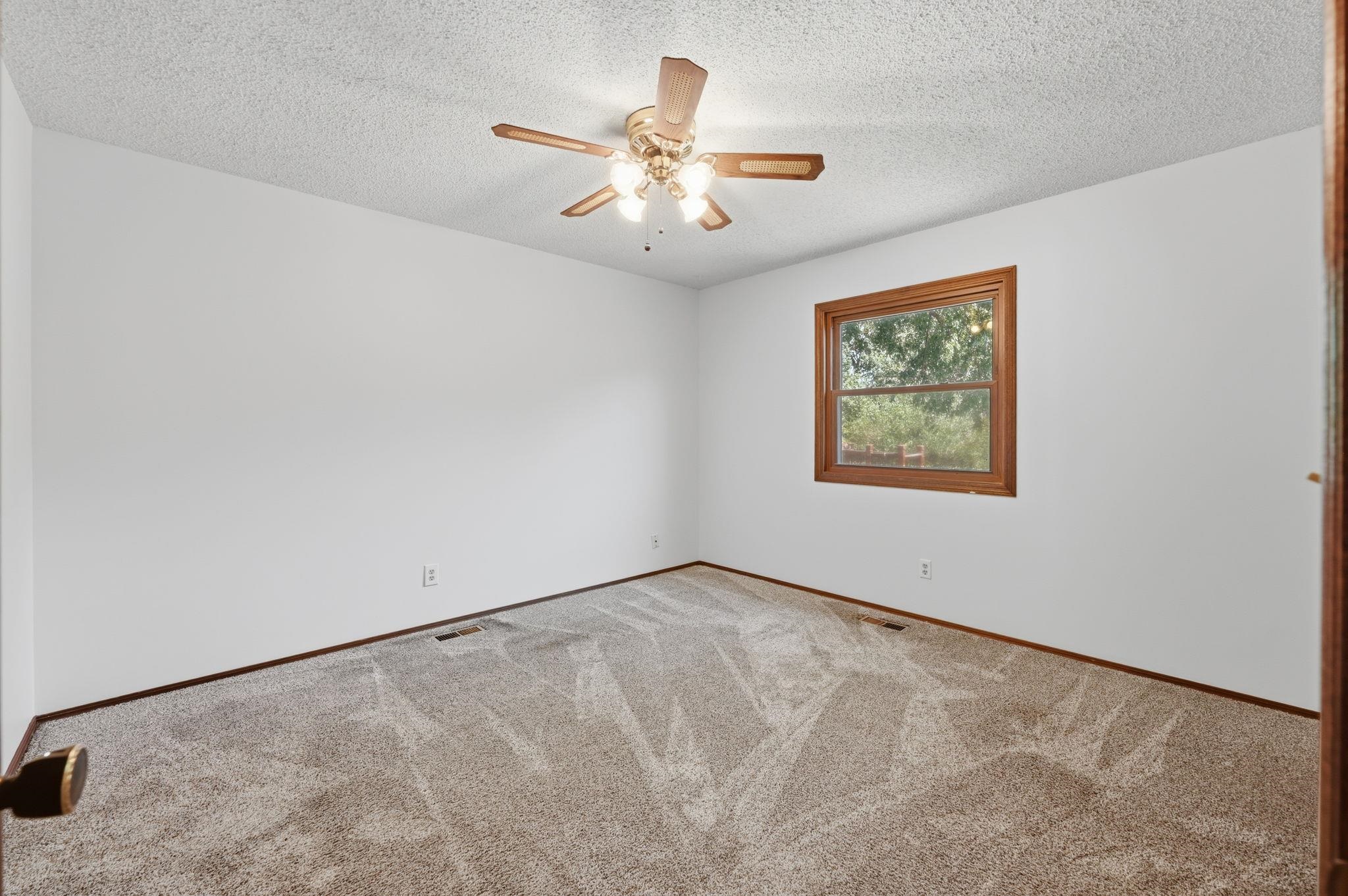 1422 N Tanglewood Ct. Property Photo 16