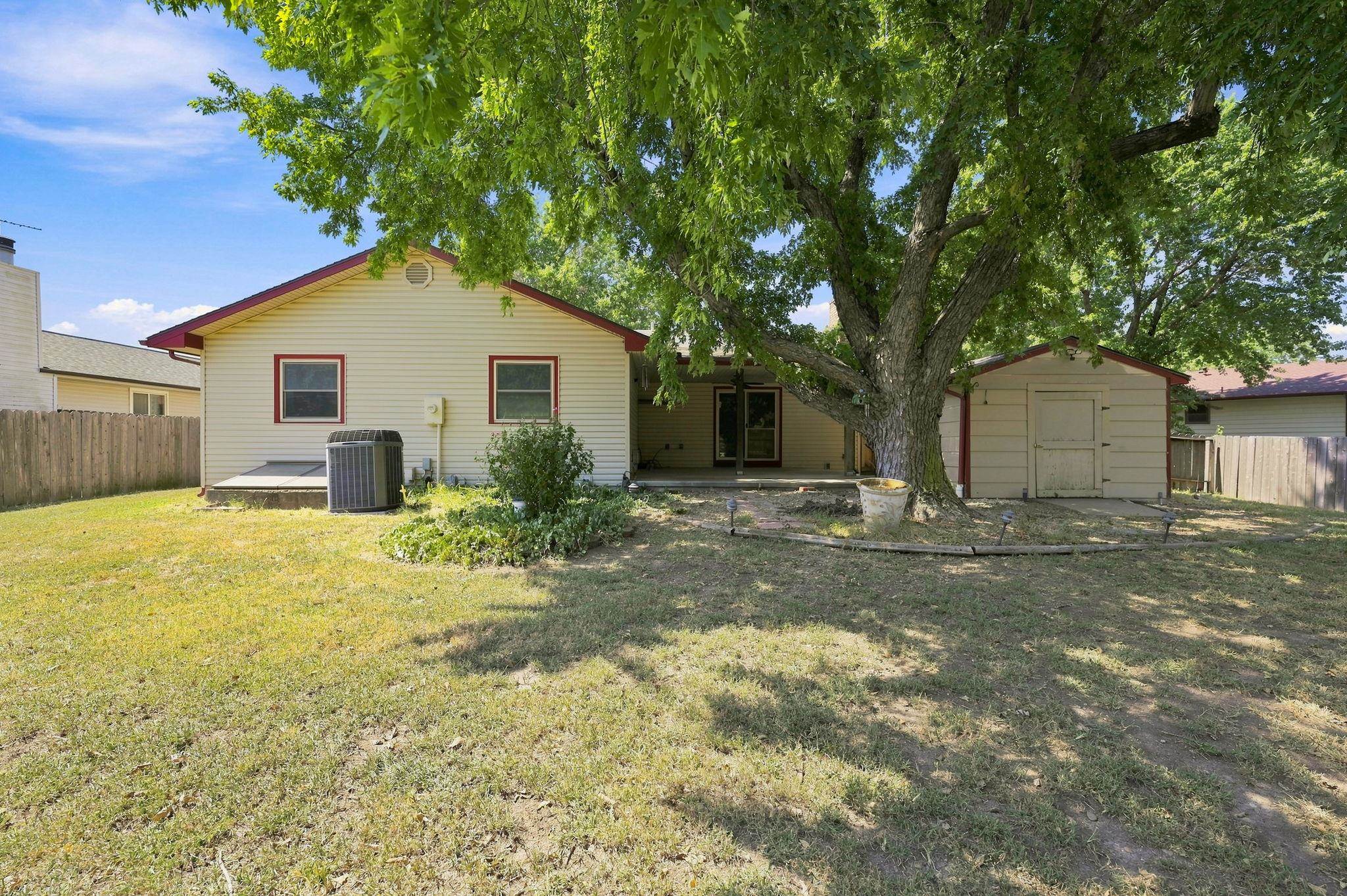 1422 N Tanglewood Ct. Property Photo 28