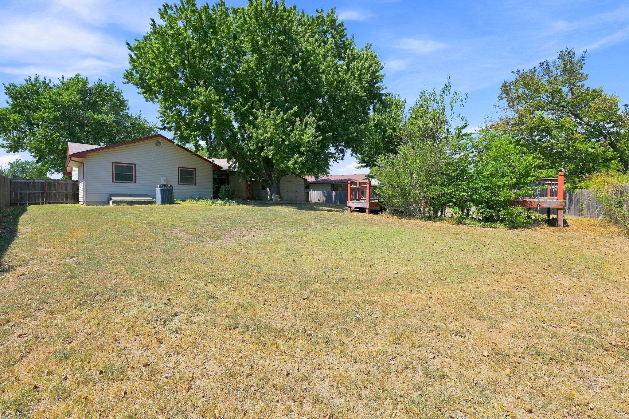 1422 N Tanglewood Ct. Property Photo 30