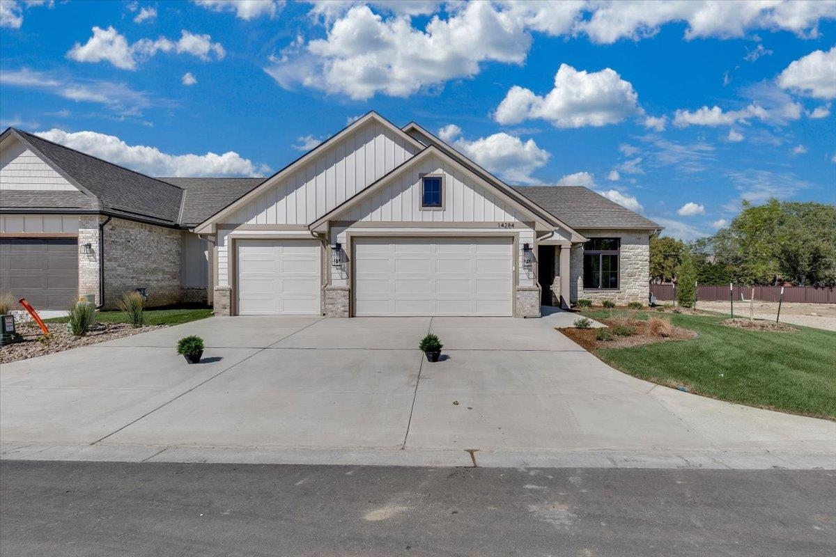 14284 Oakwood Property Photo 1