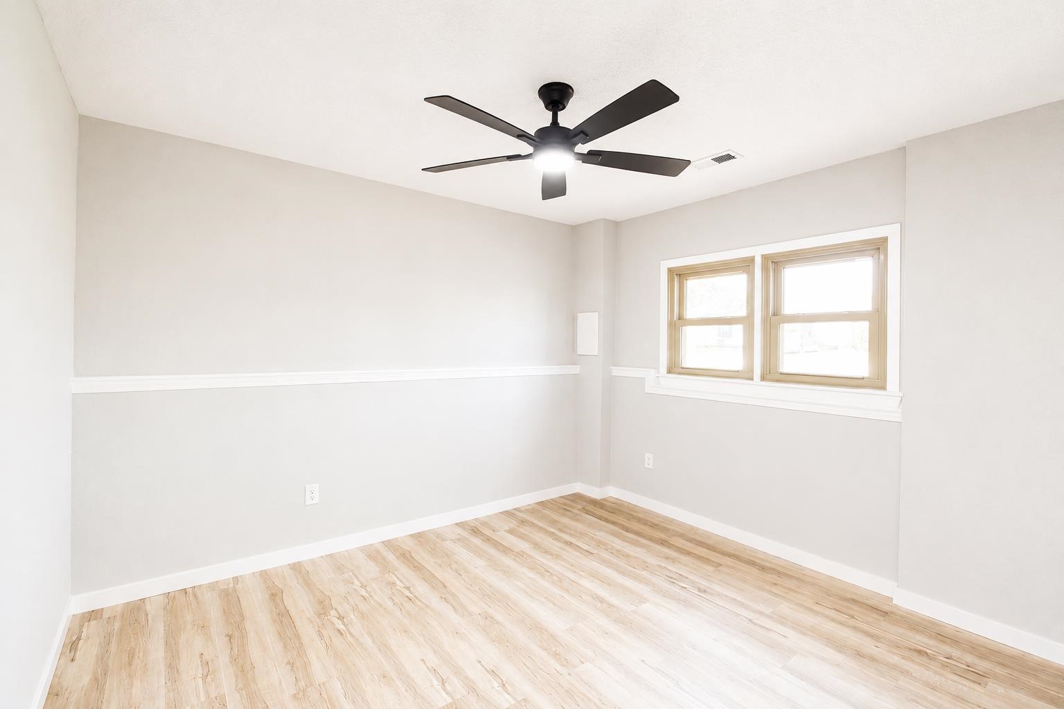 4612 S Elizabeth Property Photo 16