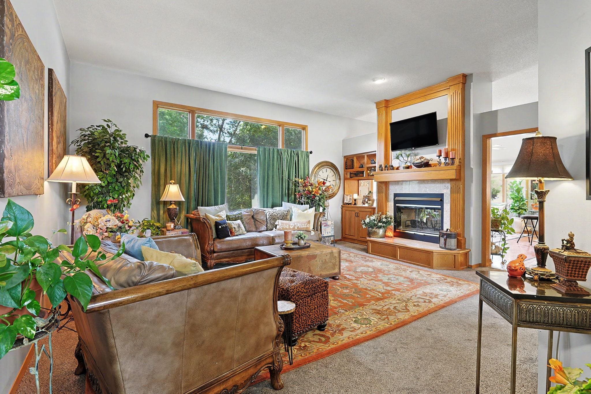 2507 N Cranbrook Ct Property Photo 4
