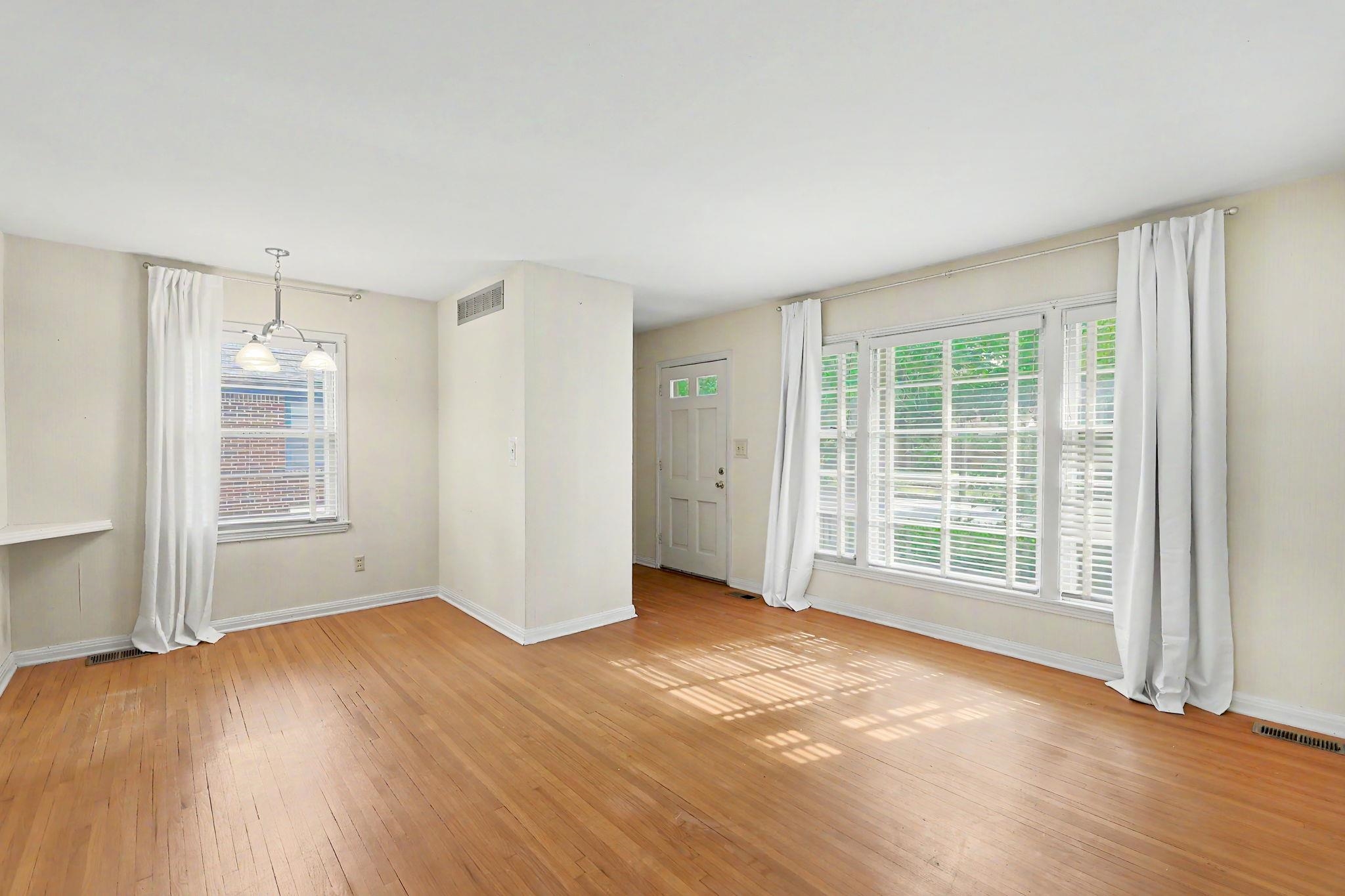 1863 S Parkwood Property Photo 9