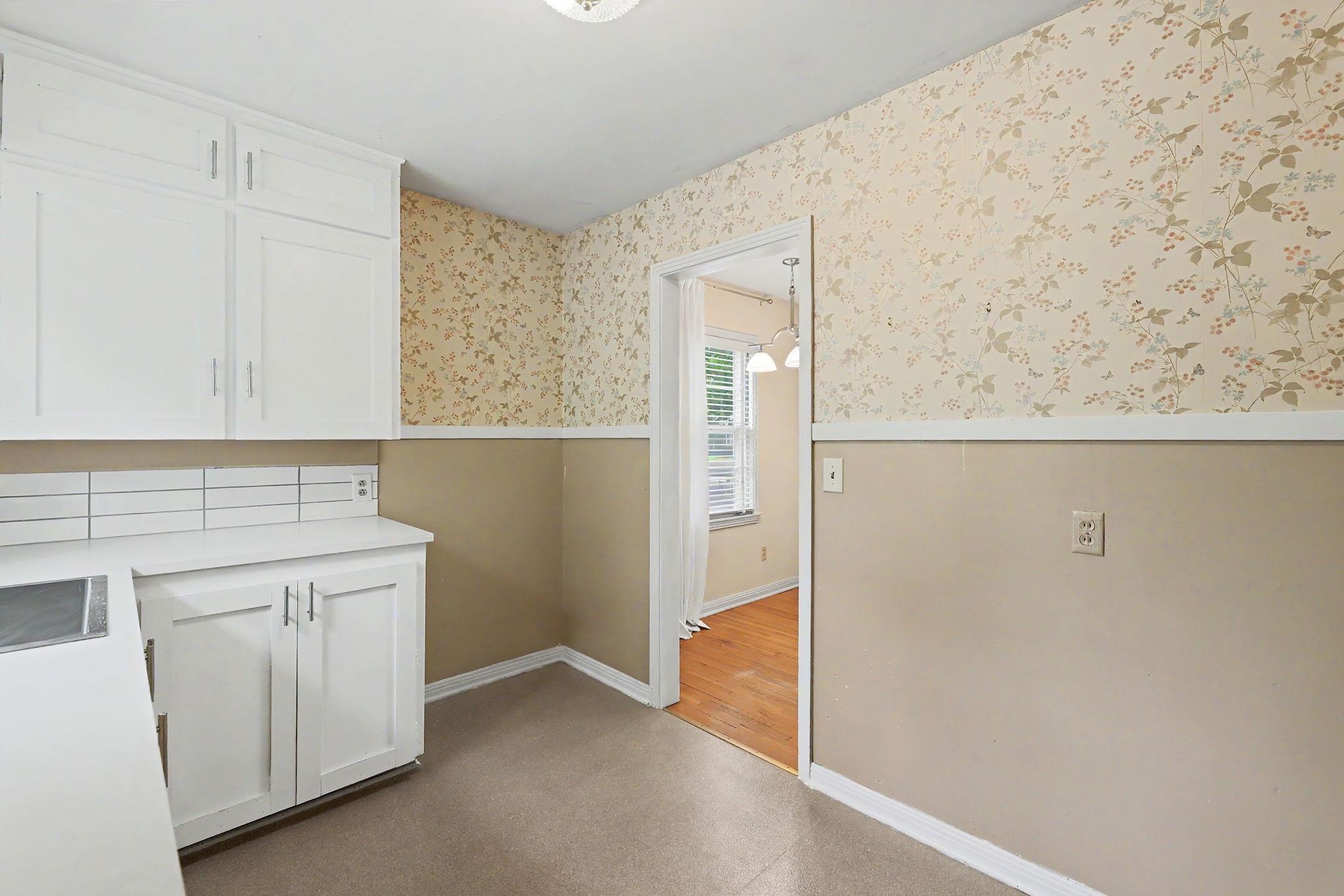 1863 S Parkwood Property Photo 11
