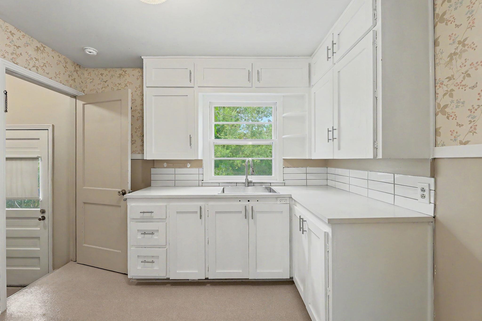 1863 S Parkwood Property Photo 15