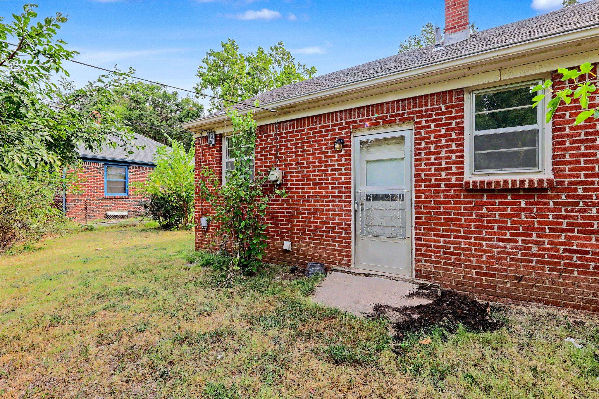 1863 S Parkwood Property Photo 31