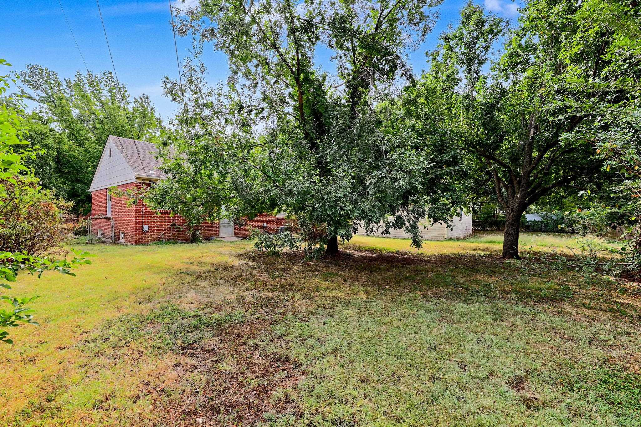 1863 S Parkwood Property Photo 33