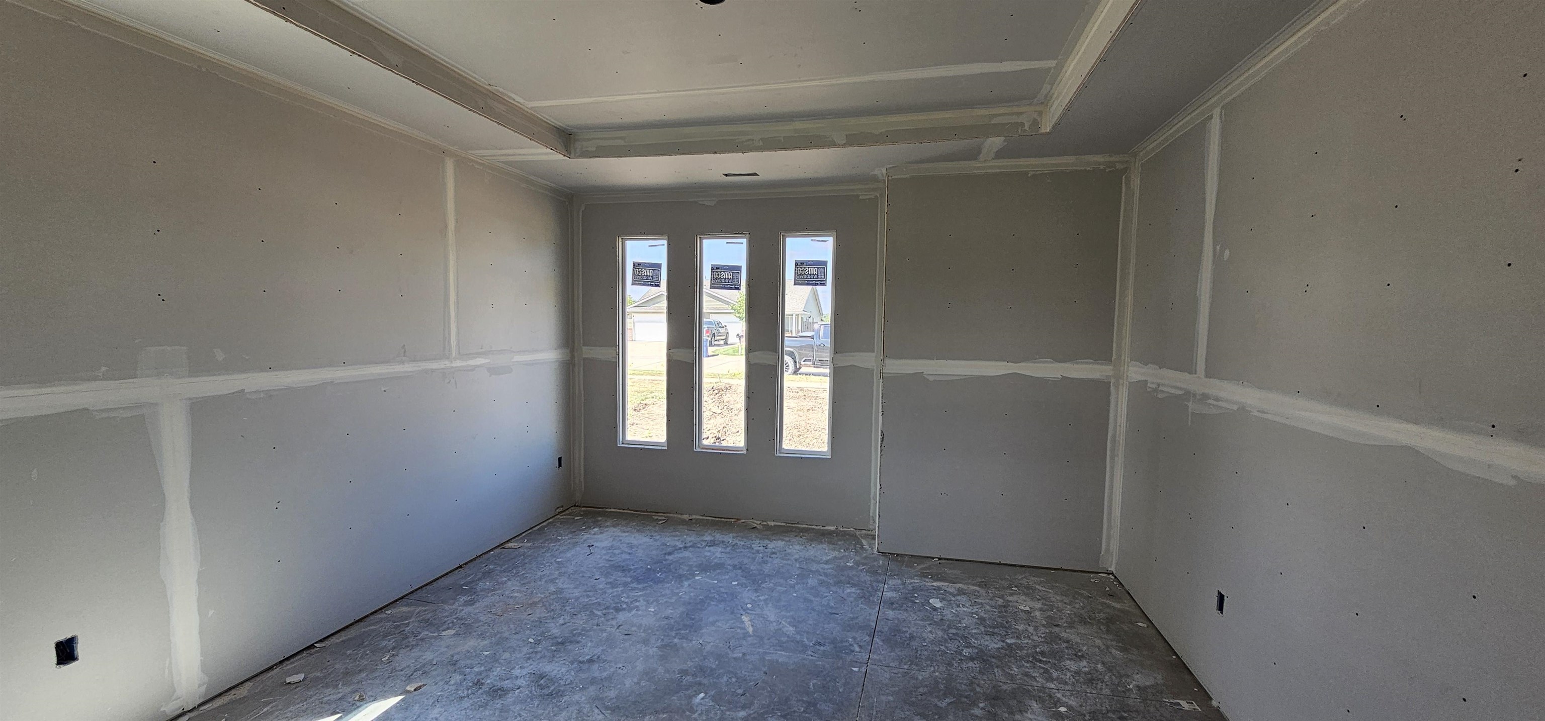 728 N Red Bud Ave. Property Photo 10