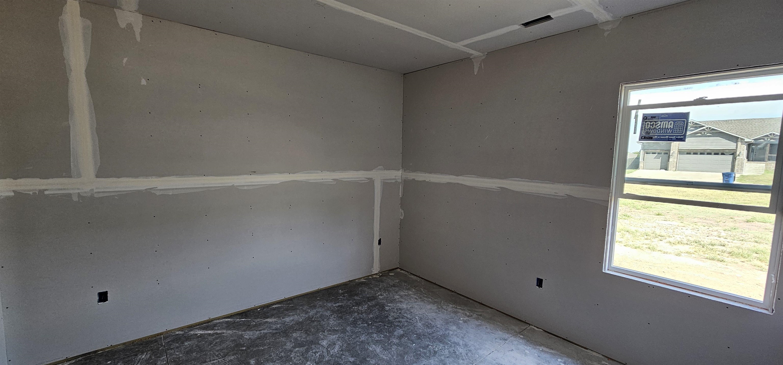 728 N Red Bud Ave. Property Photo 14