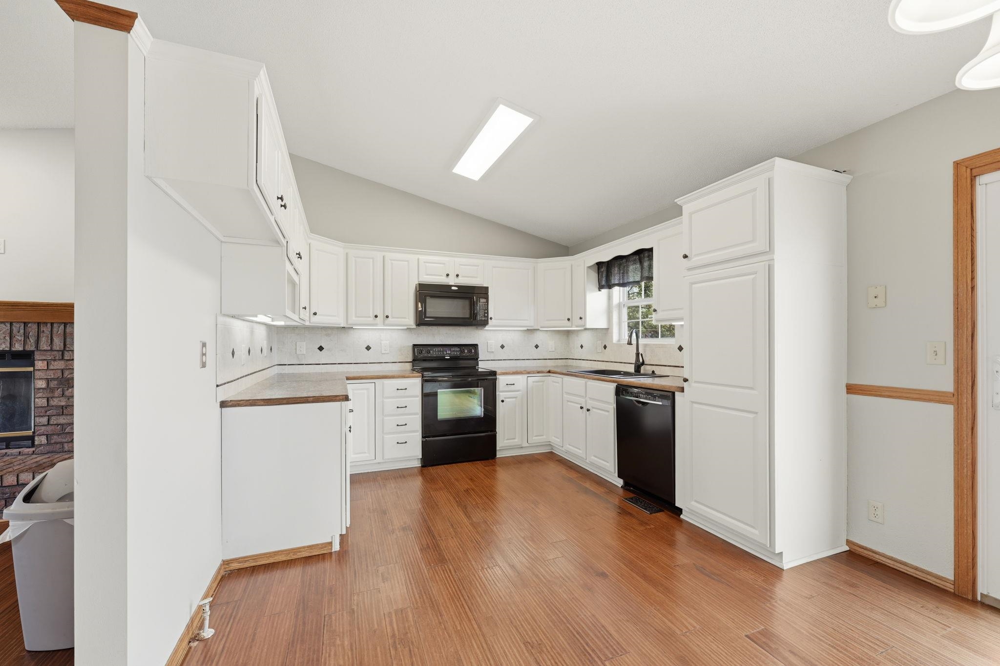 9415 E Carson St Property Photo 12