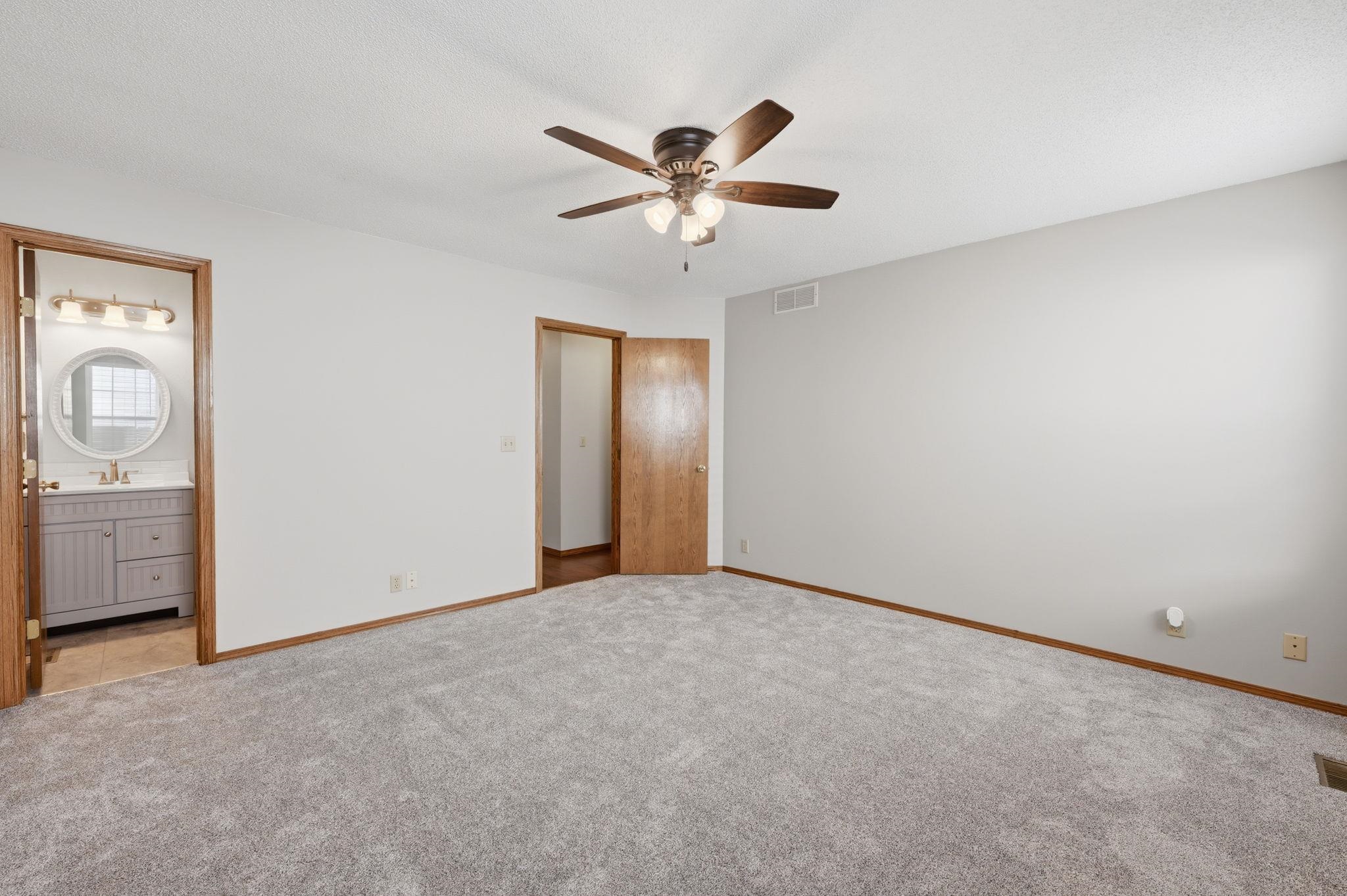 9415 E Carson St Property Photo 16