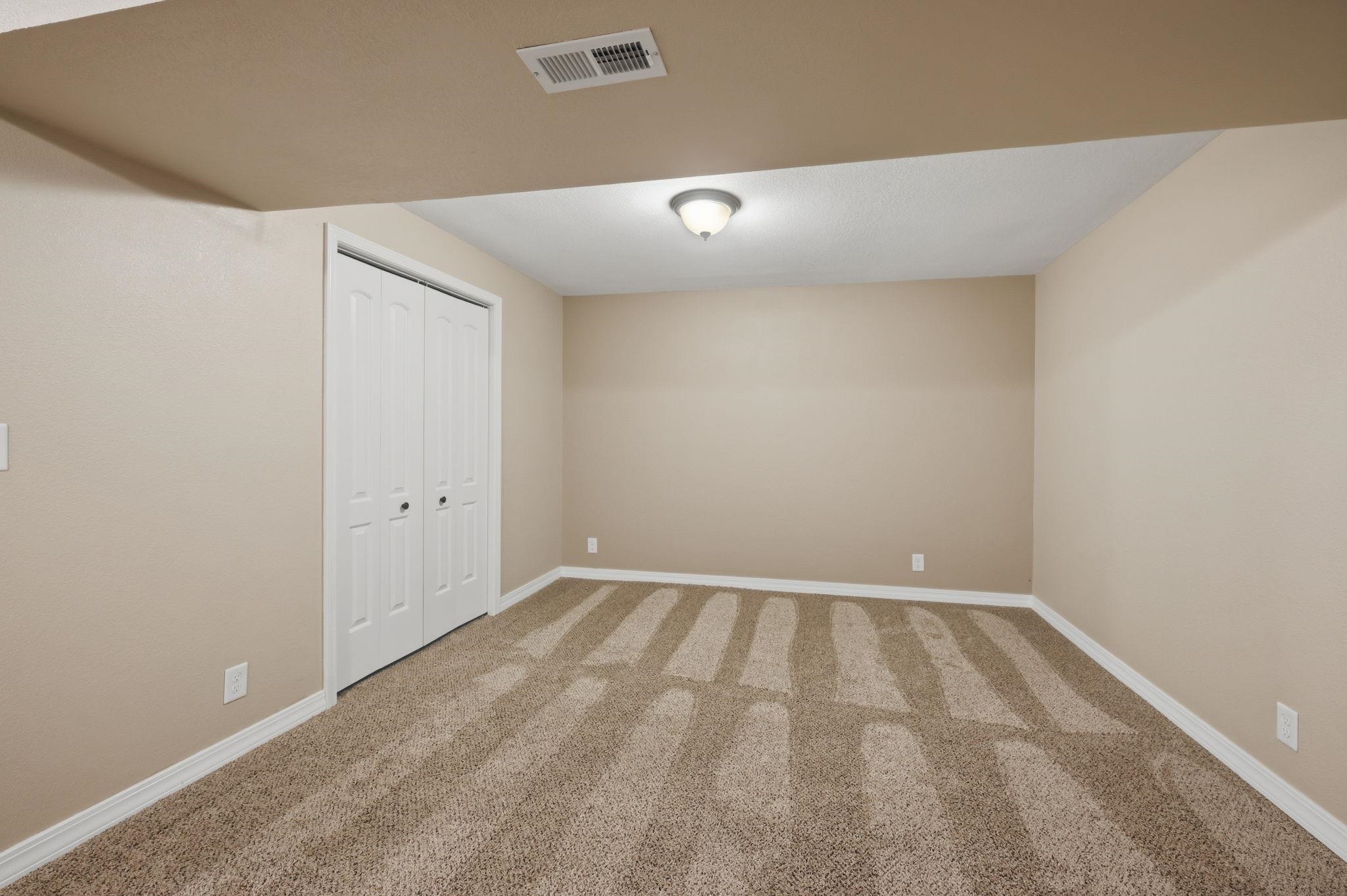 9415 E Carson St Property Photo 25
