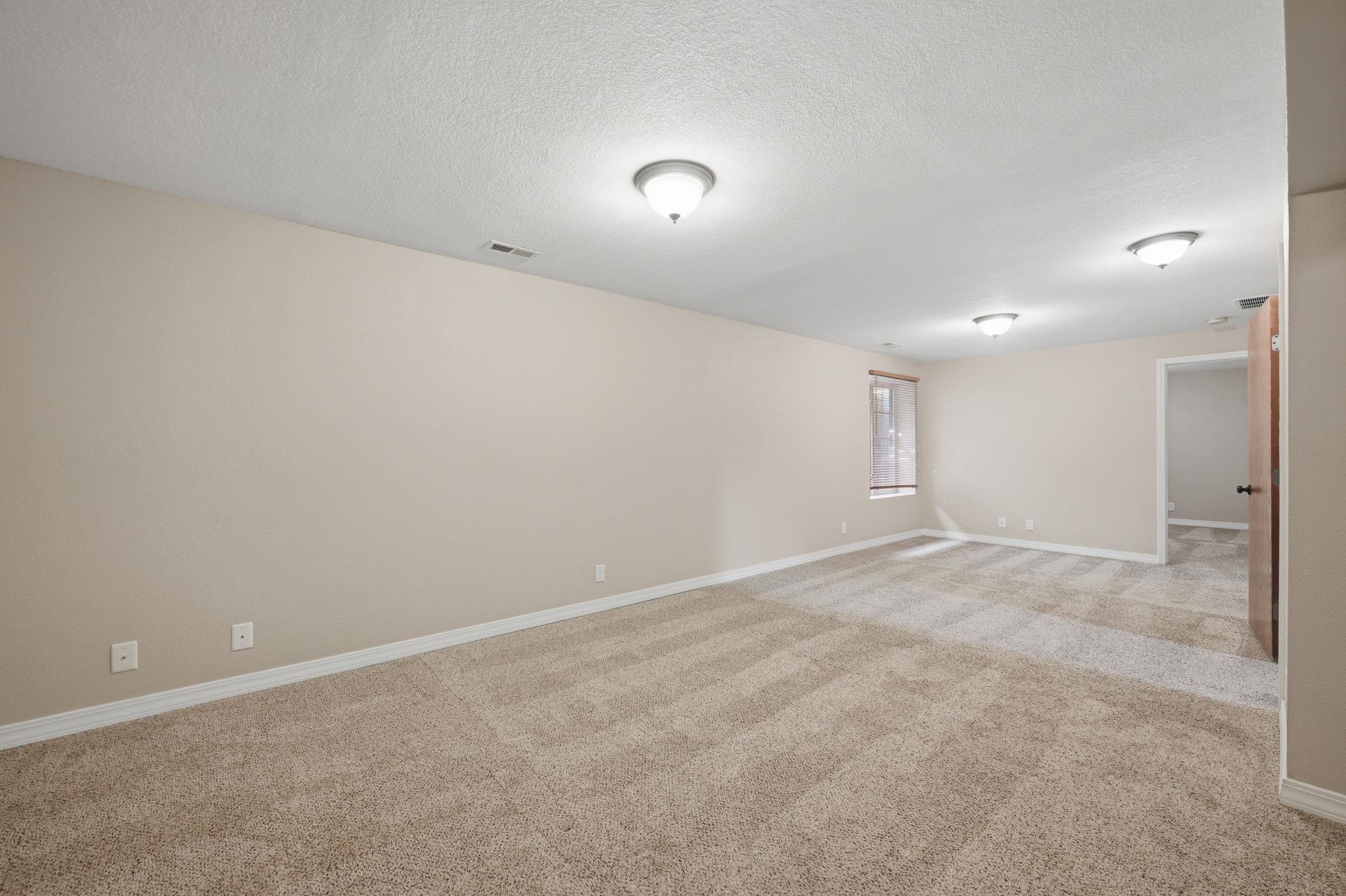9415 E Carson St Property Photo 26
