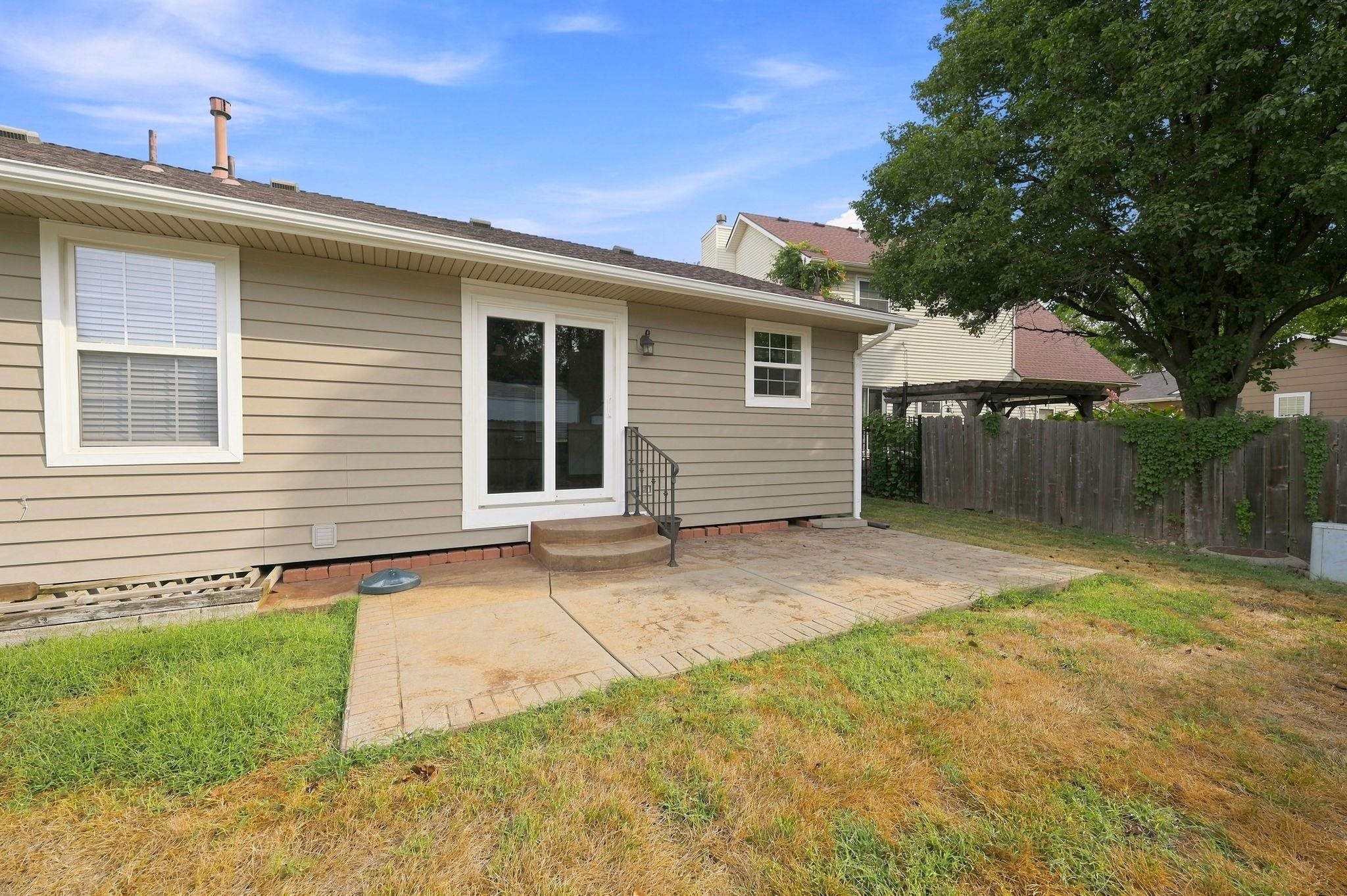 9415 E Carson St Property Photo 34