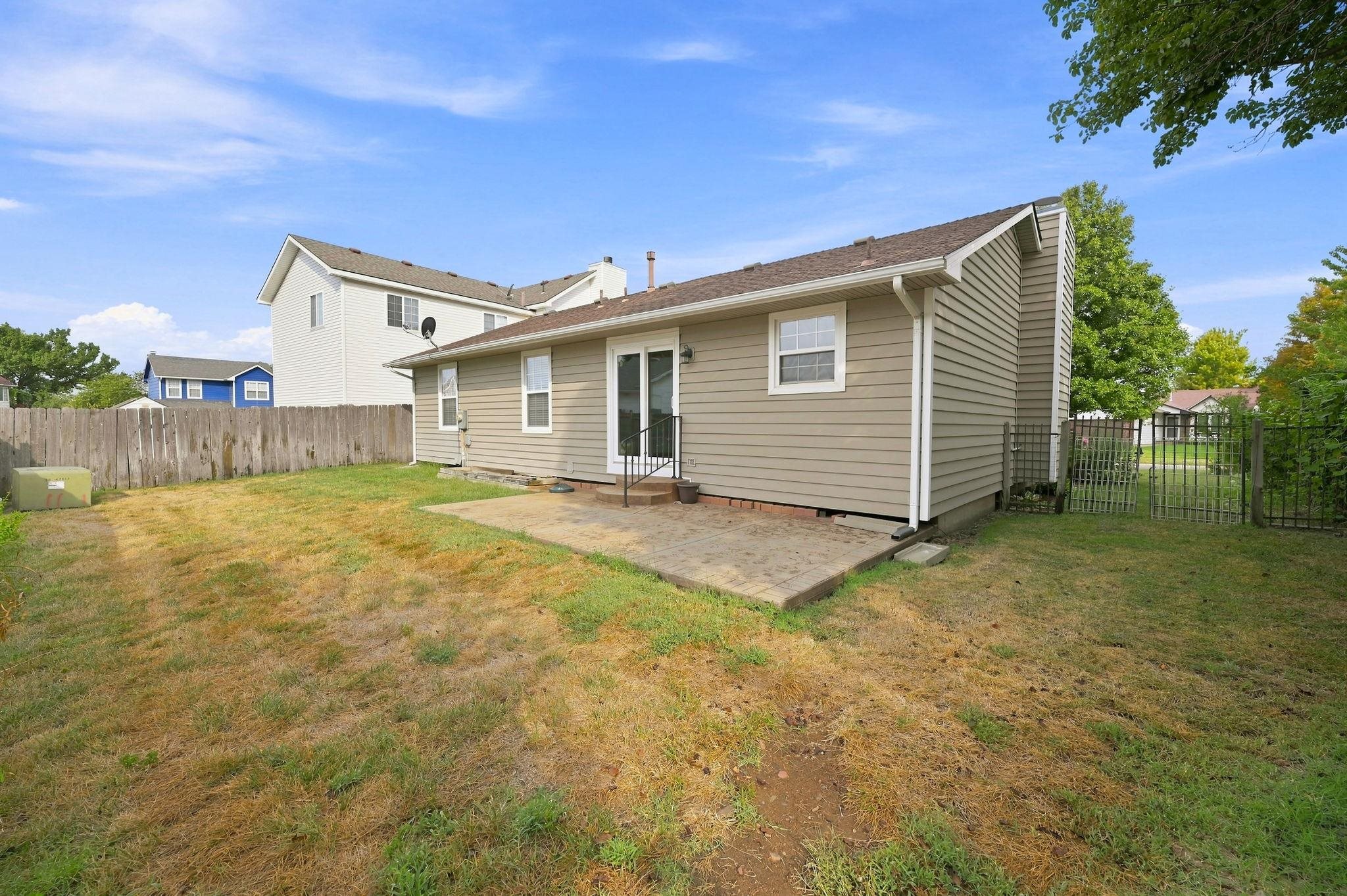 9415 E Carson St Property Photo 36