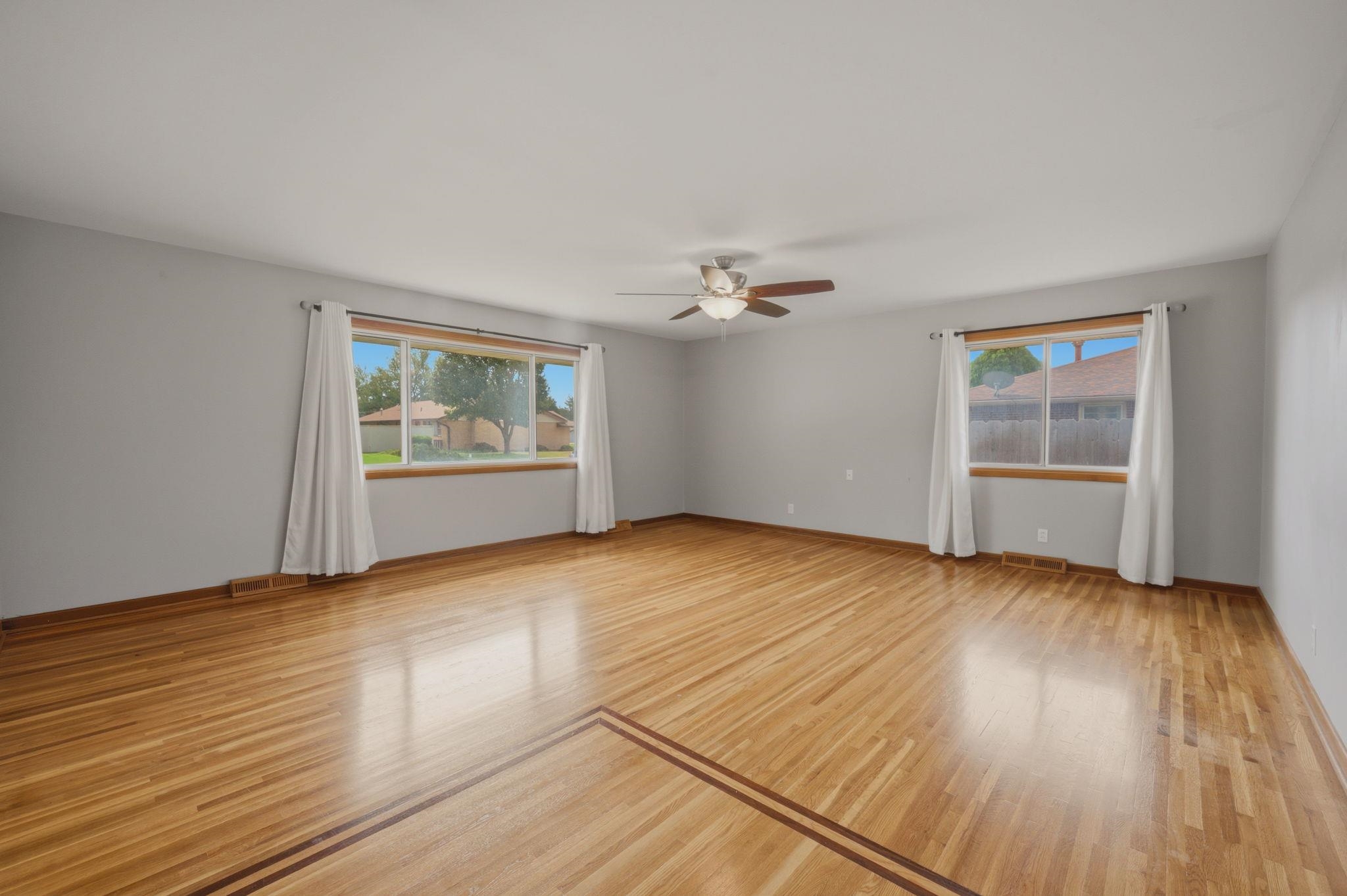 1709 N Sedgwick Ave Property Photo 7