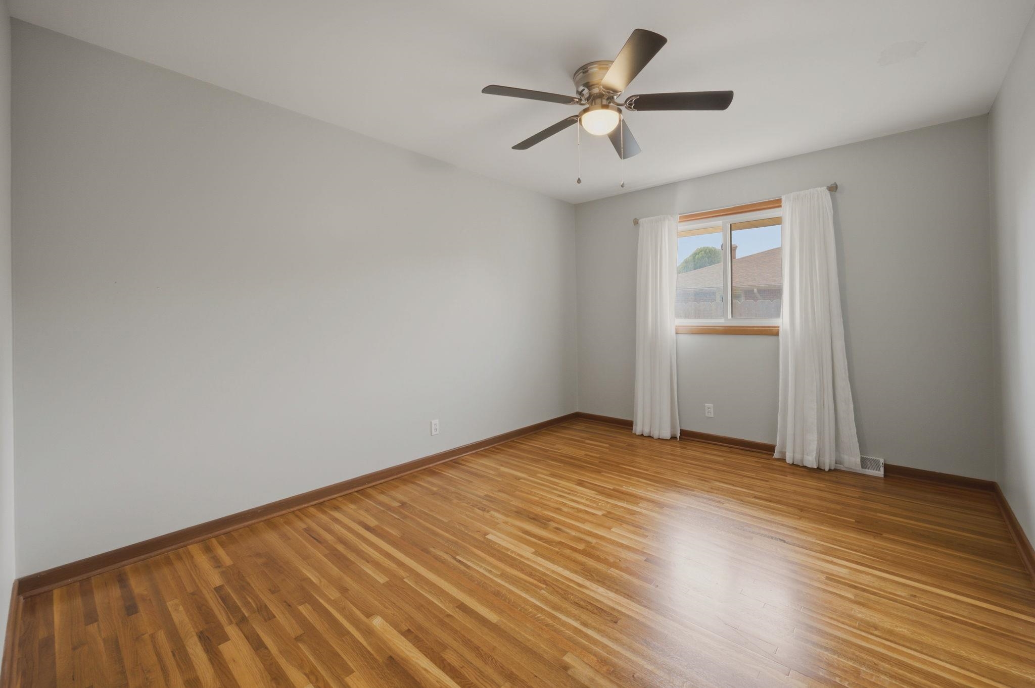 1709 N Sedgwick Ave Property Photo 21